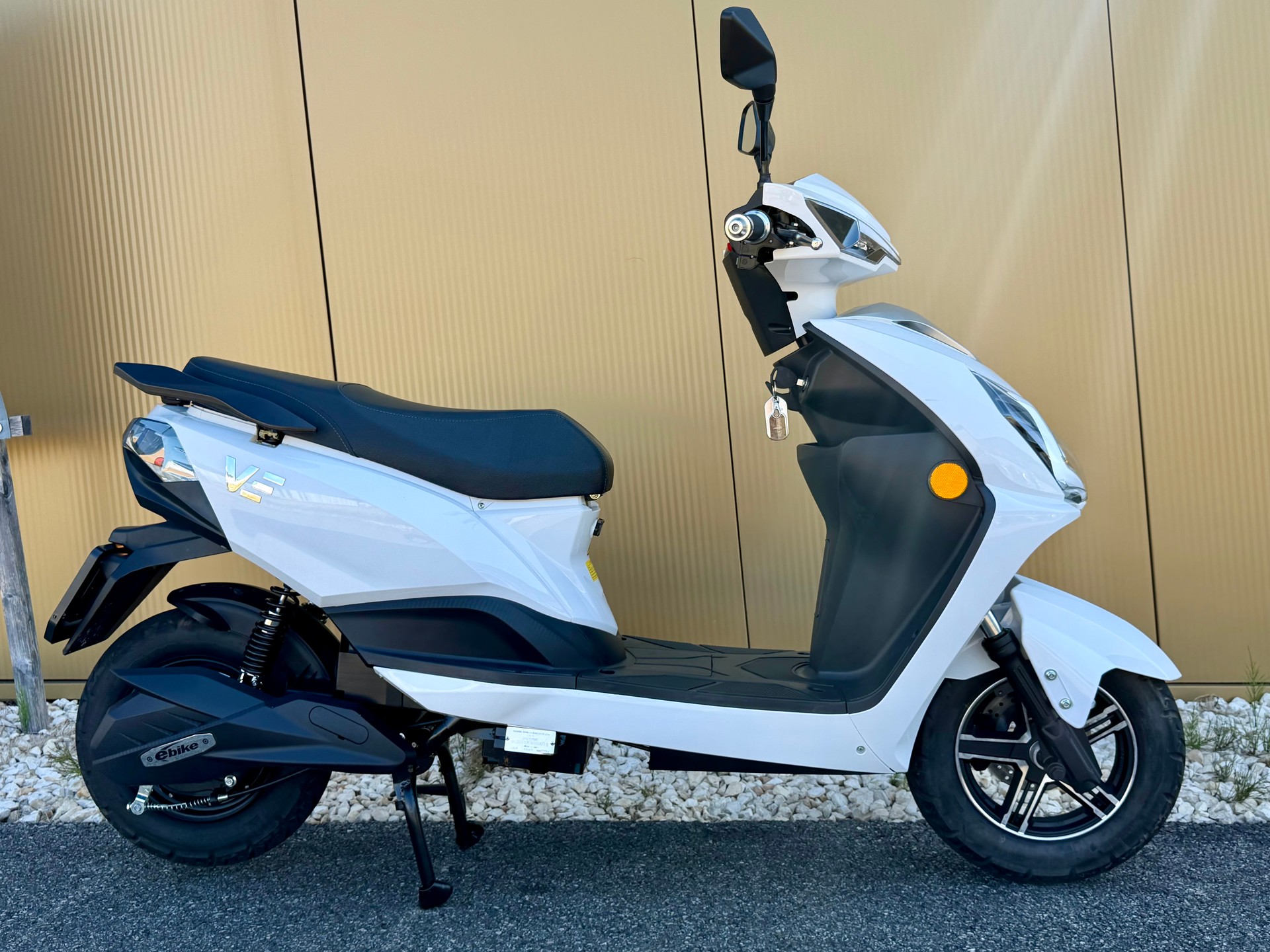 VENGO LEO scooter électrique 45km/h - Plaque jaune-showroom-element-3
