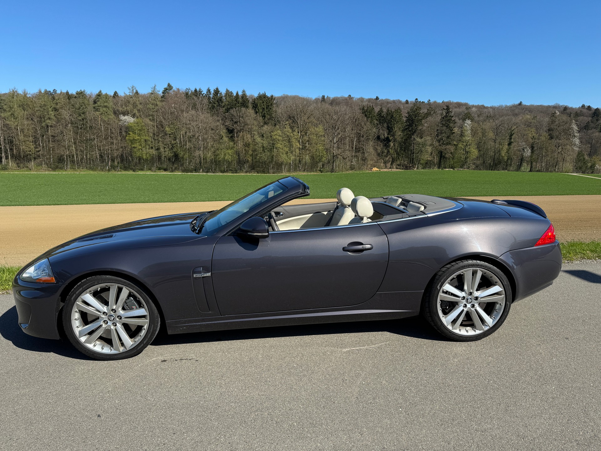 JAGUAR XKR-image-0