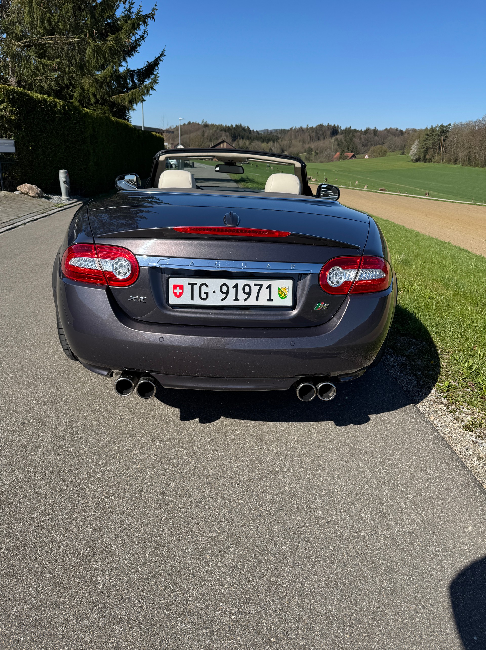JAGUAR XKR-image-4