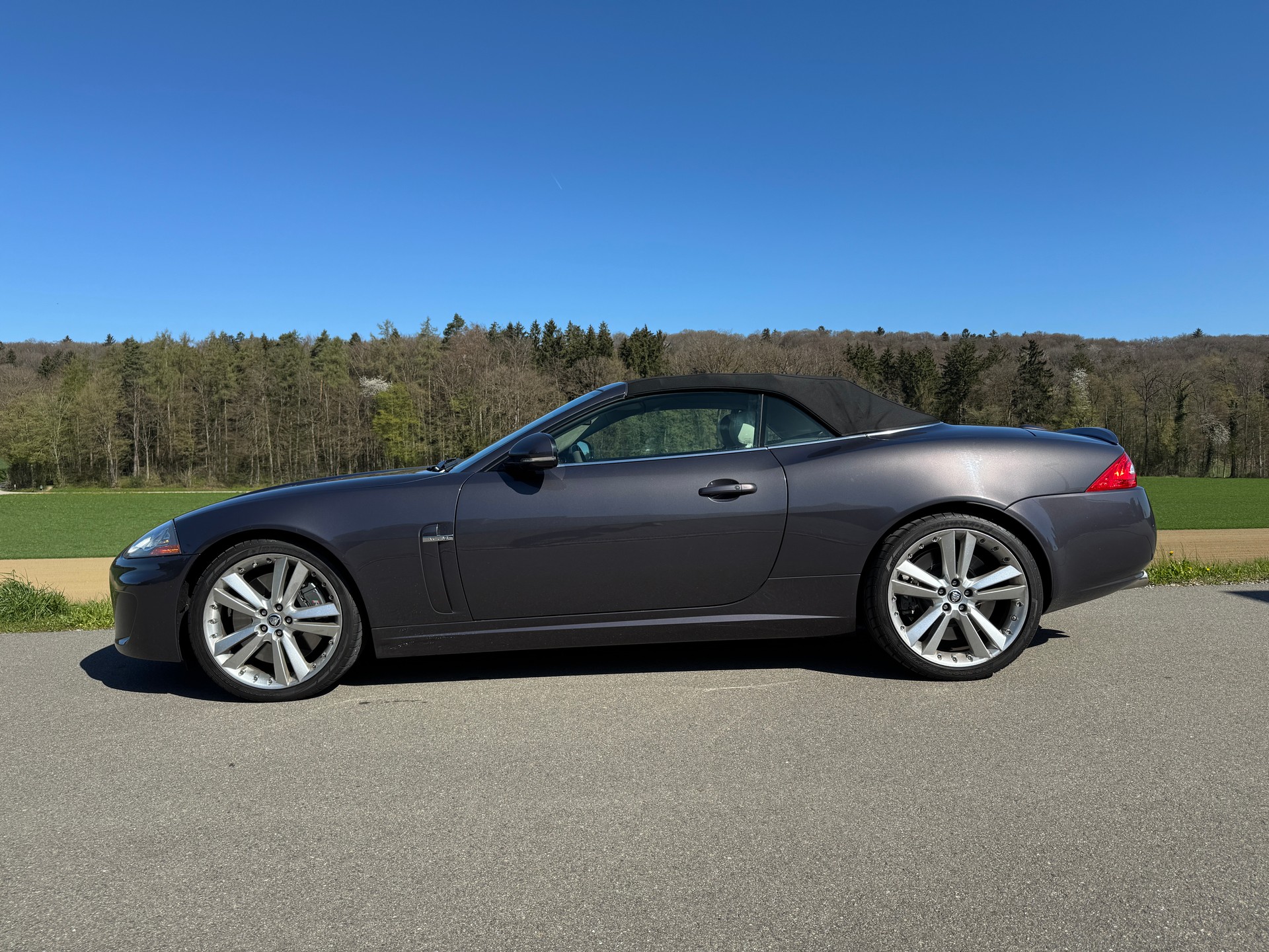 JAGUAR XKR-image-5