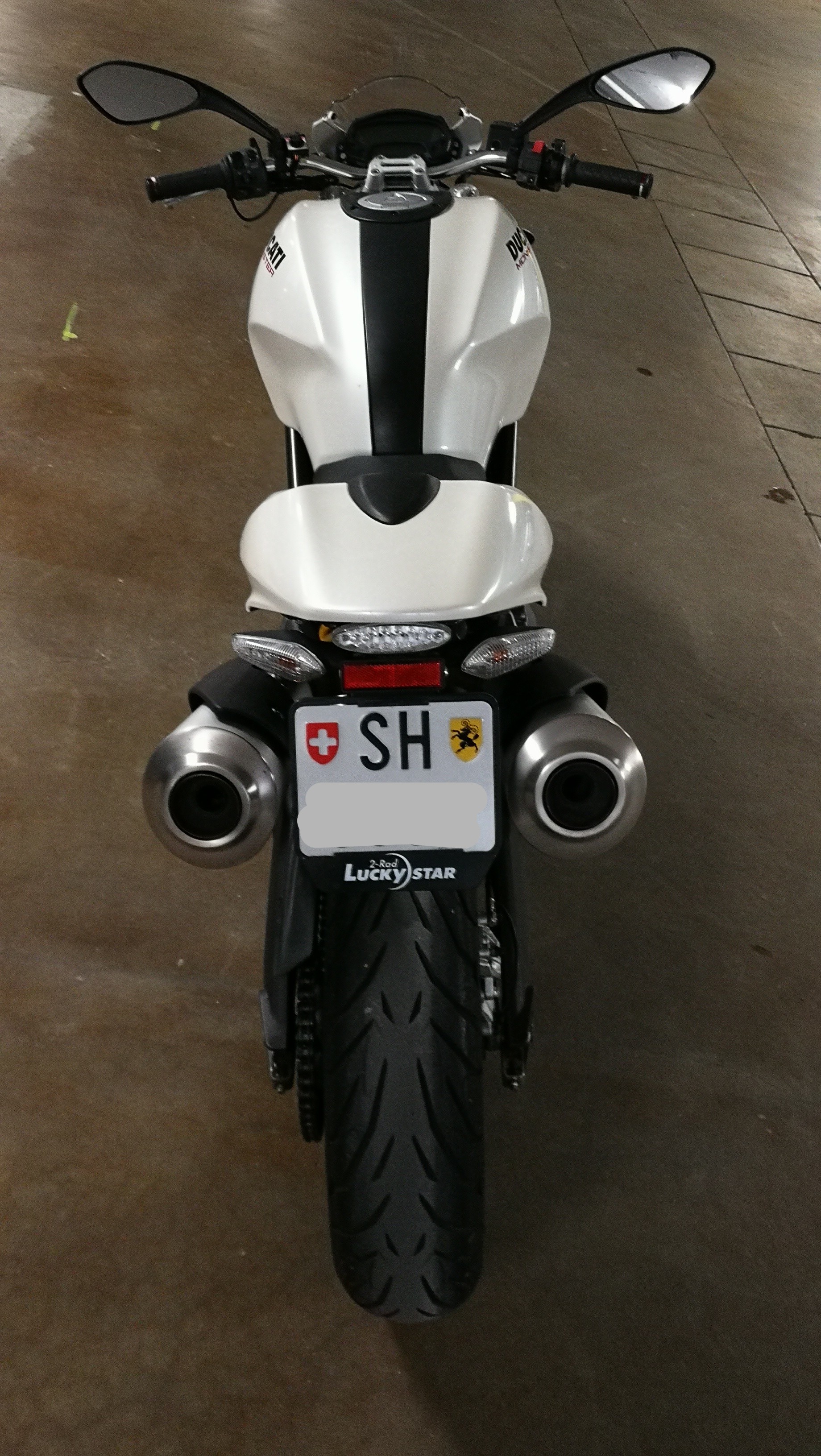 DUCATI Monster 696+ Weiss metallic-image-11