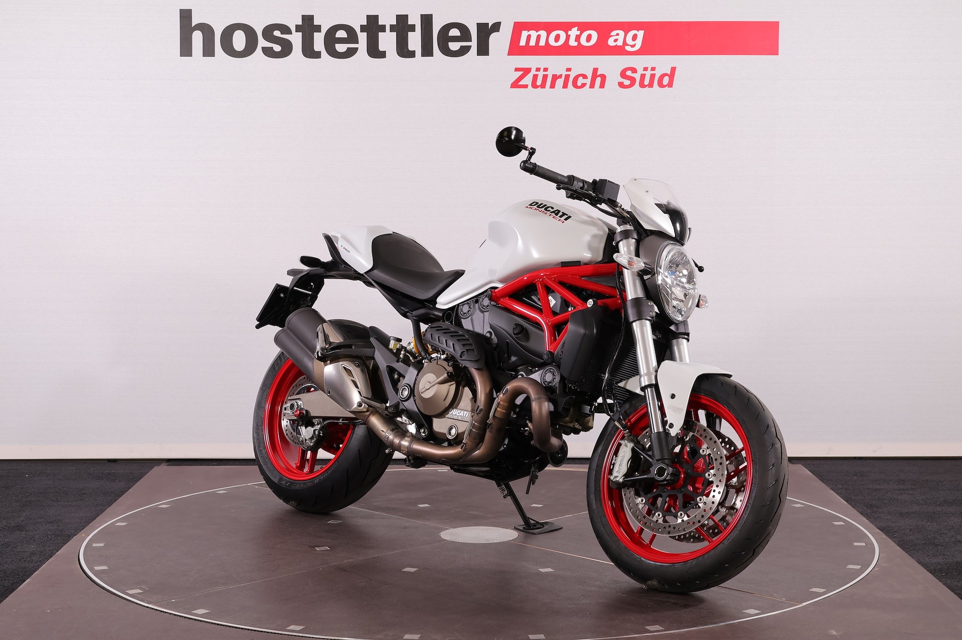 DUCATI Monster 821-showroom-element-2