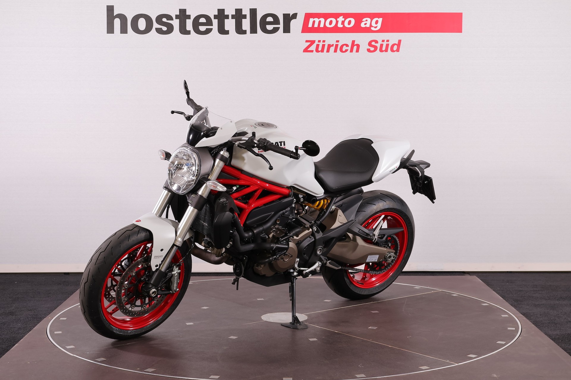 DUCATI Monster 821-showroom-element-1