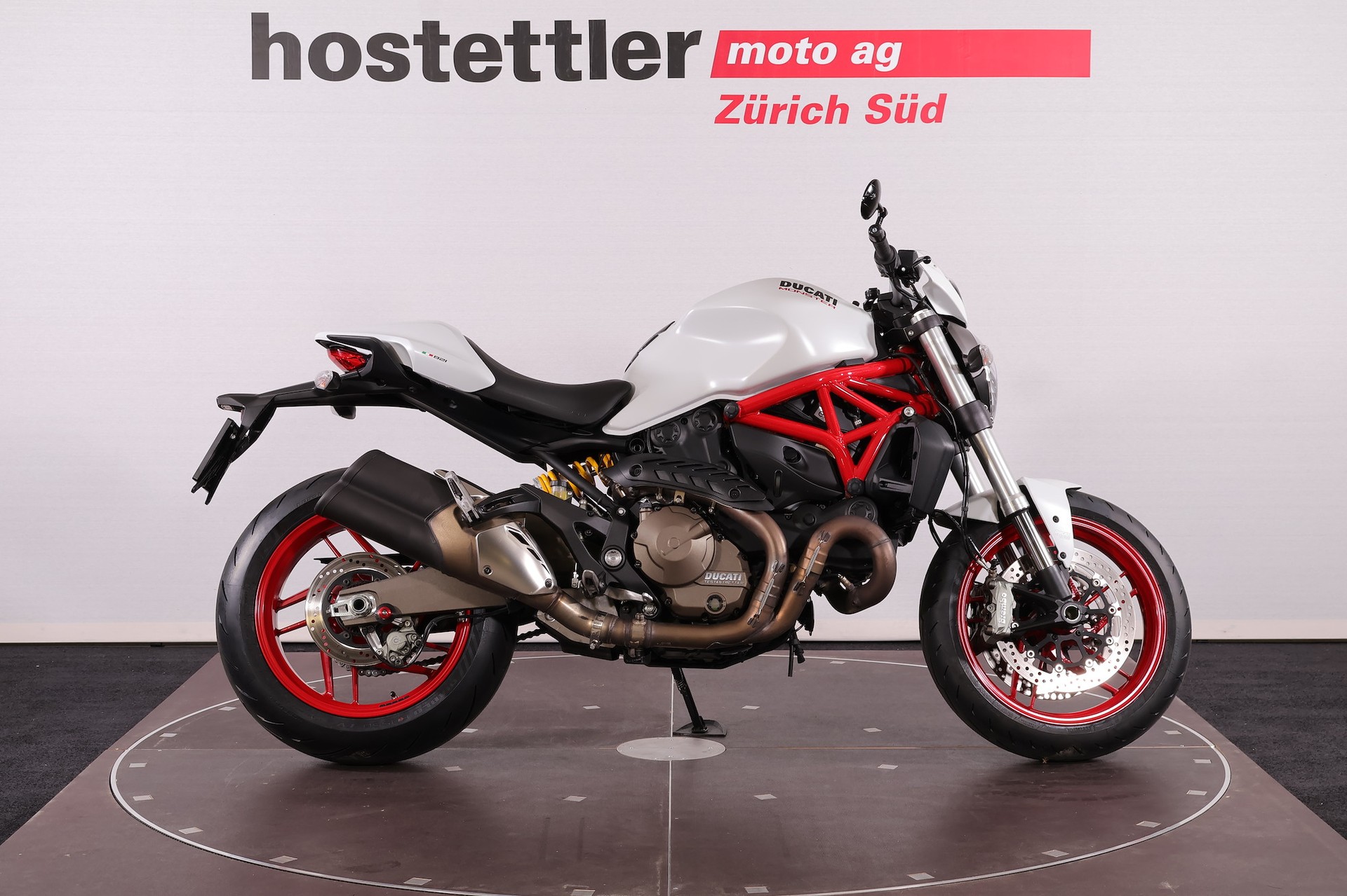 DUCATI Monster 821-showroom-element-3
