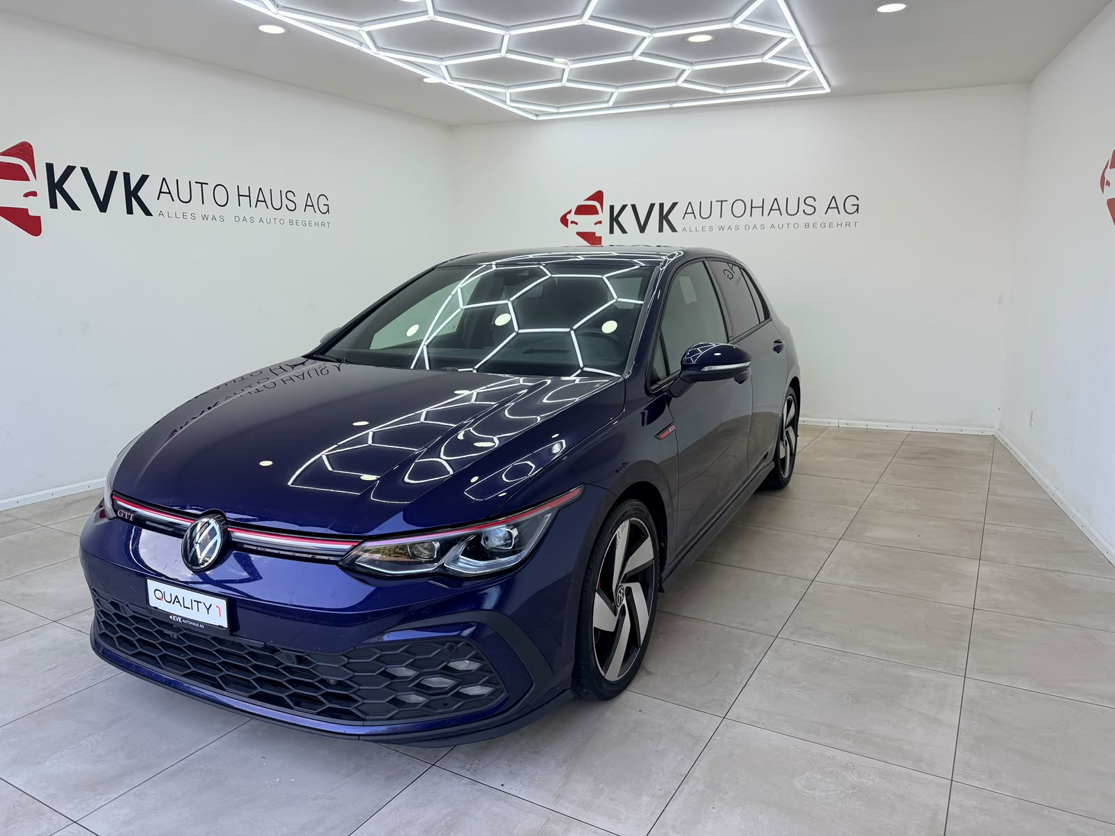 VW Golf 2.0 TSI GTI DSG CH-FAHRZEUG | AB SERVICE | 1 JAHR GARANTIE |-showroom-element-2