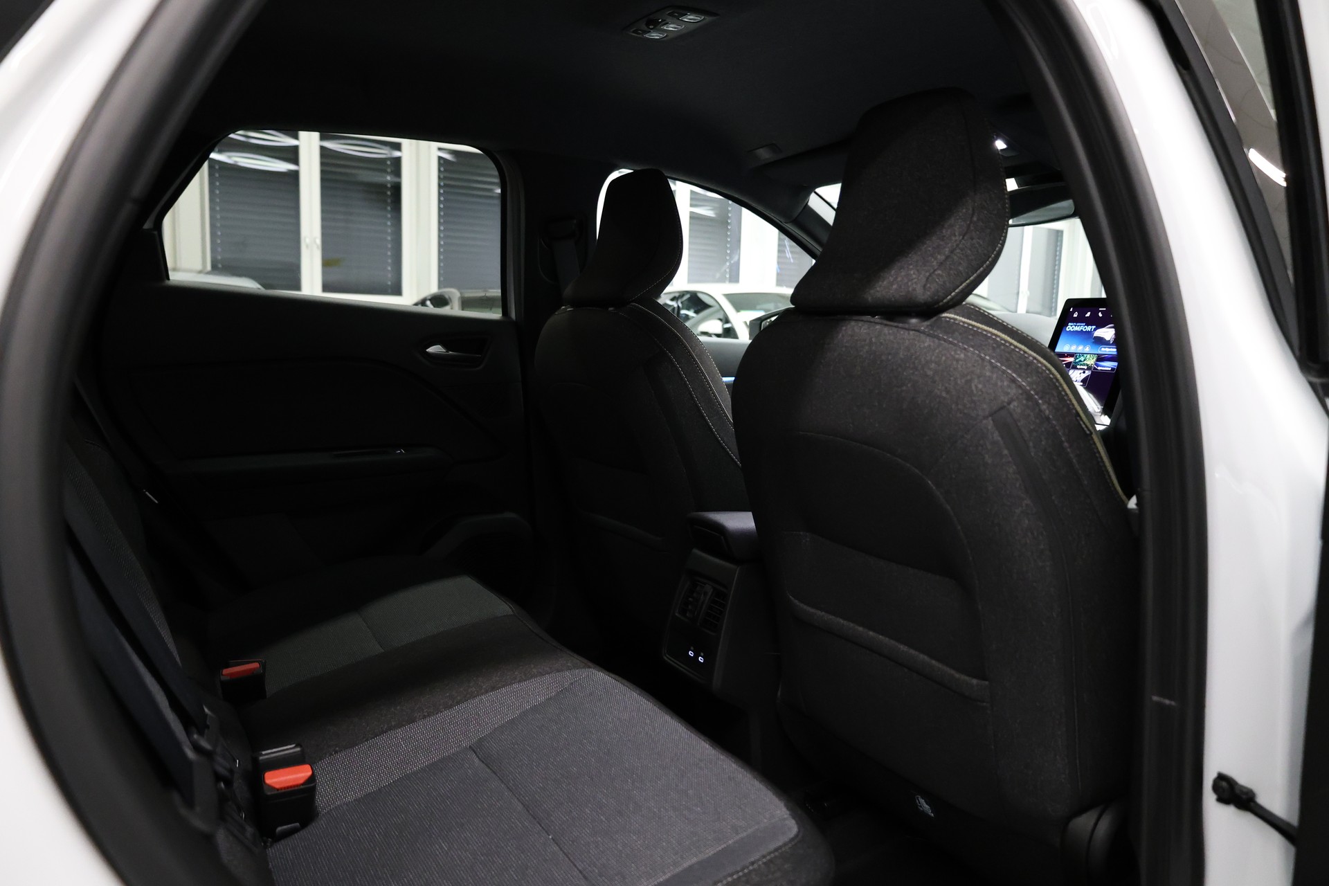 RENAULT Captur 1.8 E-Tech techno-image-23