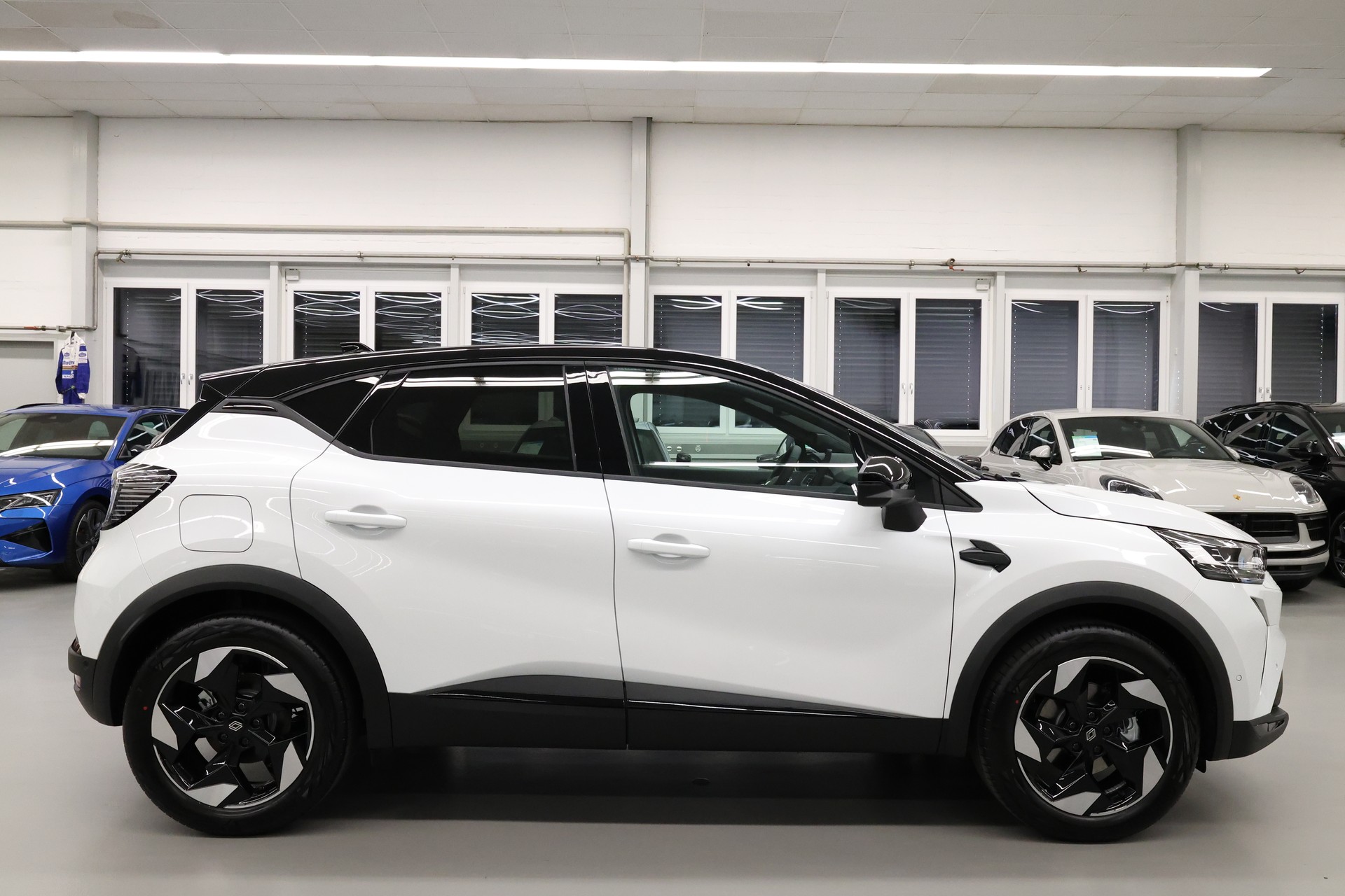 RENAULT Captur 1.8 E-Tech techno-image-11