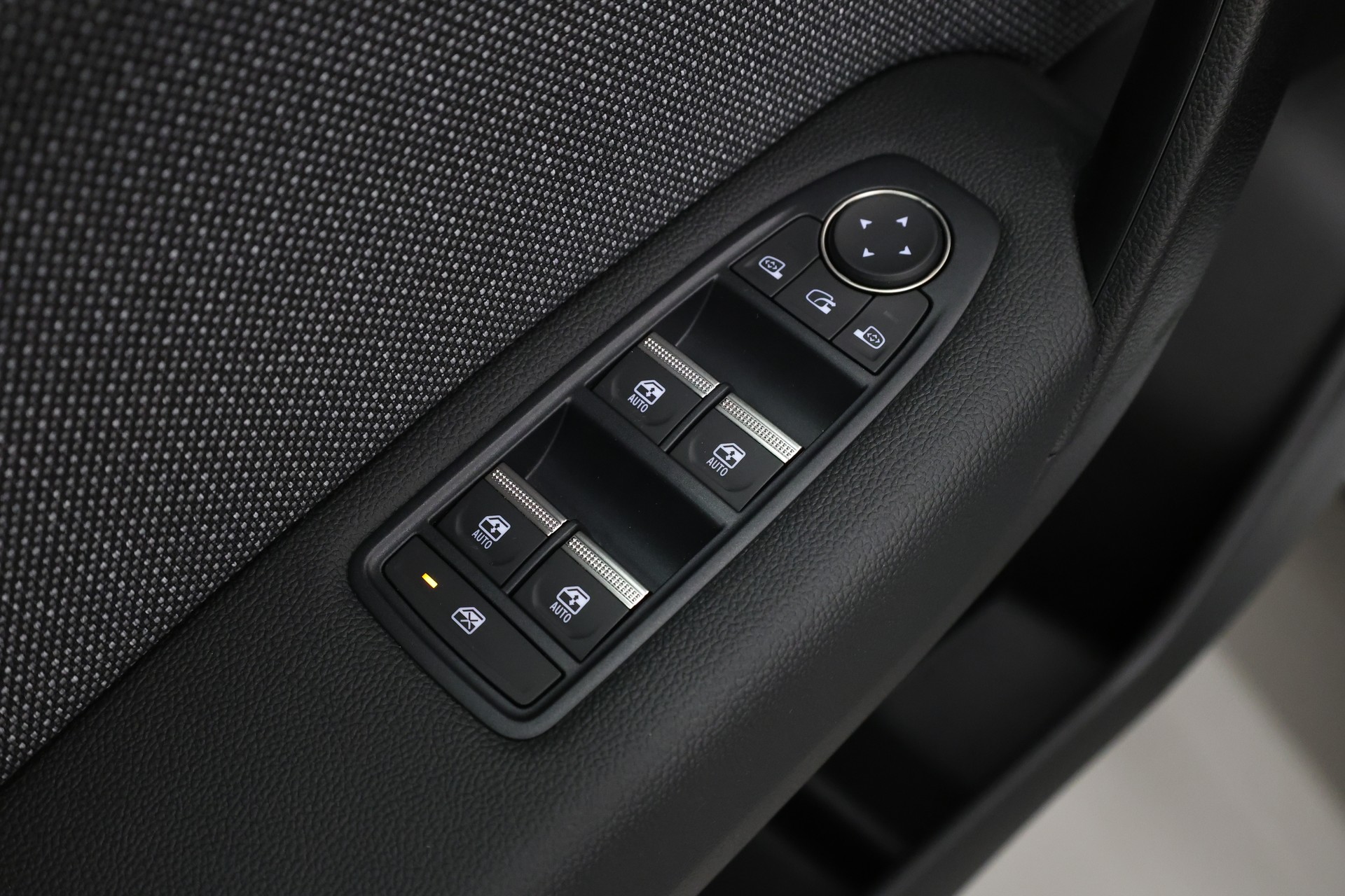 RENAULT Captur 1.8 E-Tech techno-image-21