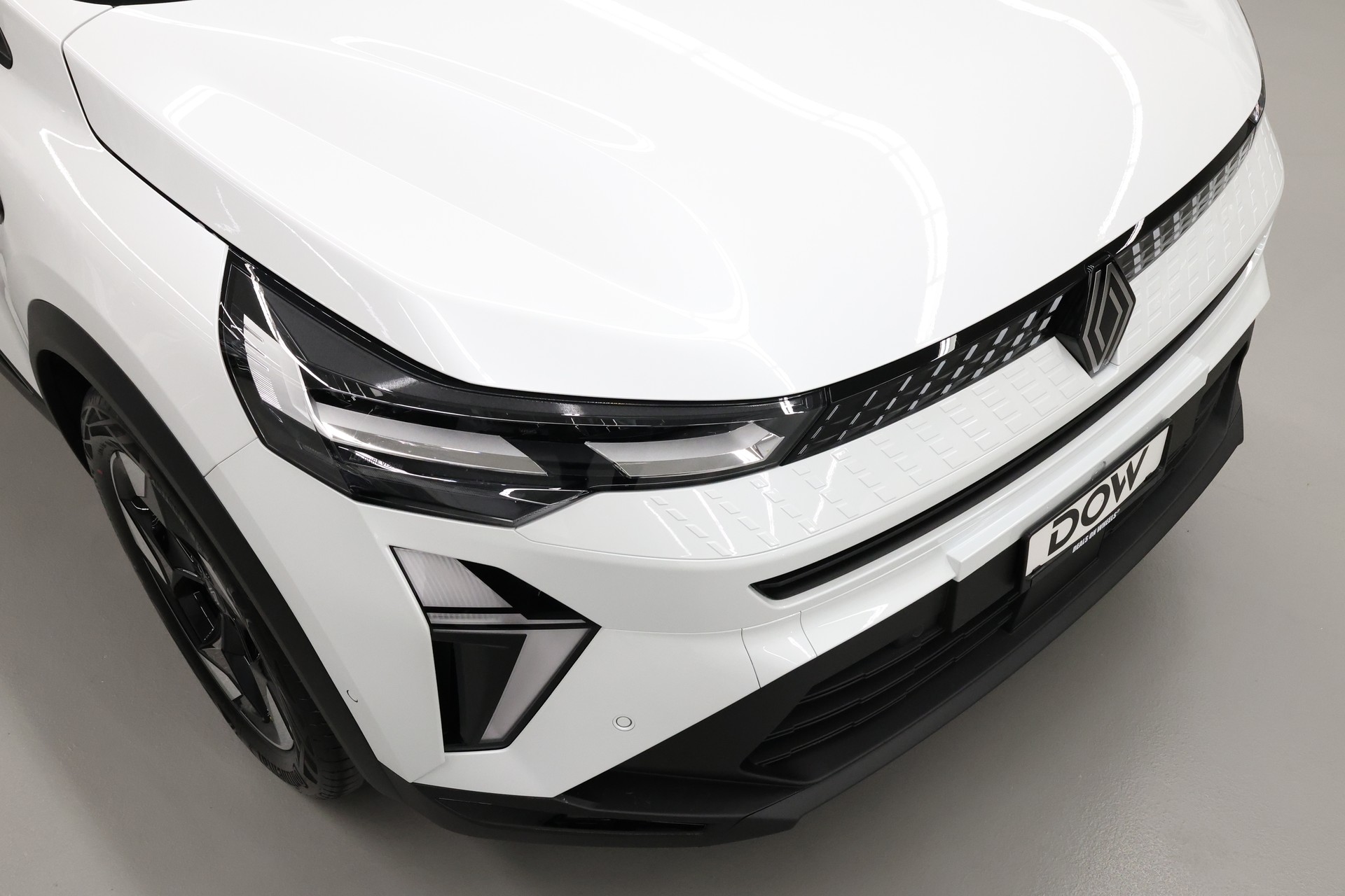 RENAULT Captur 1.8 E-Tech techno-showroom-element-3