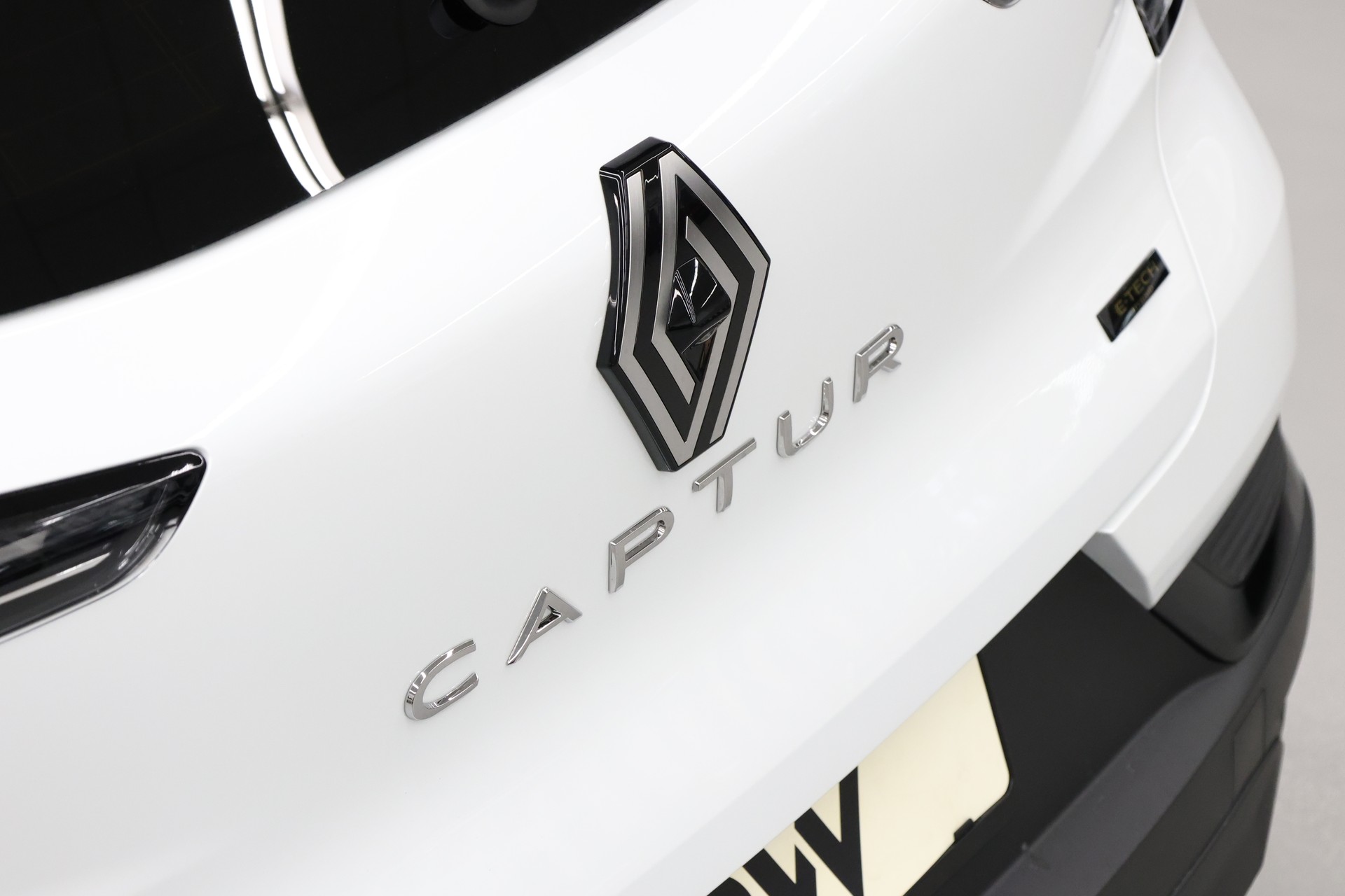 RENAULT Captur 1.8 E-Tech techno-image-9