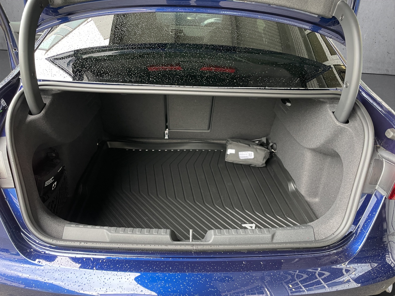 AUDI A3 Limousine TFSI 150 kW quattro S line S-tronic-image-14