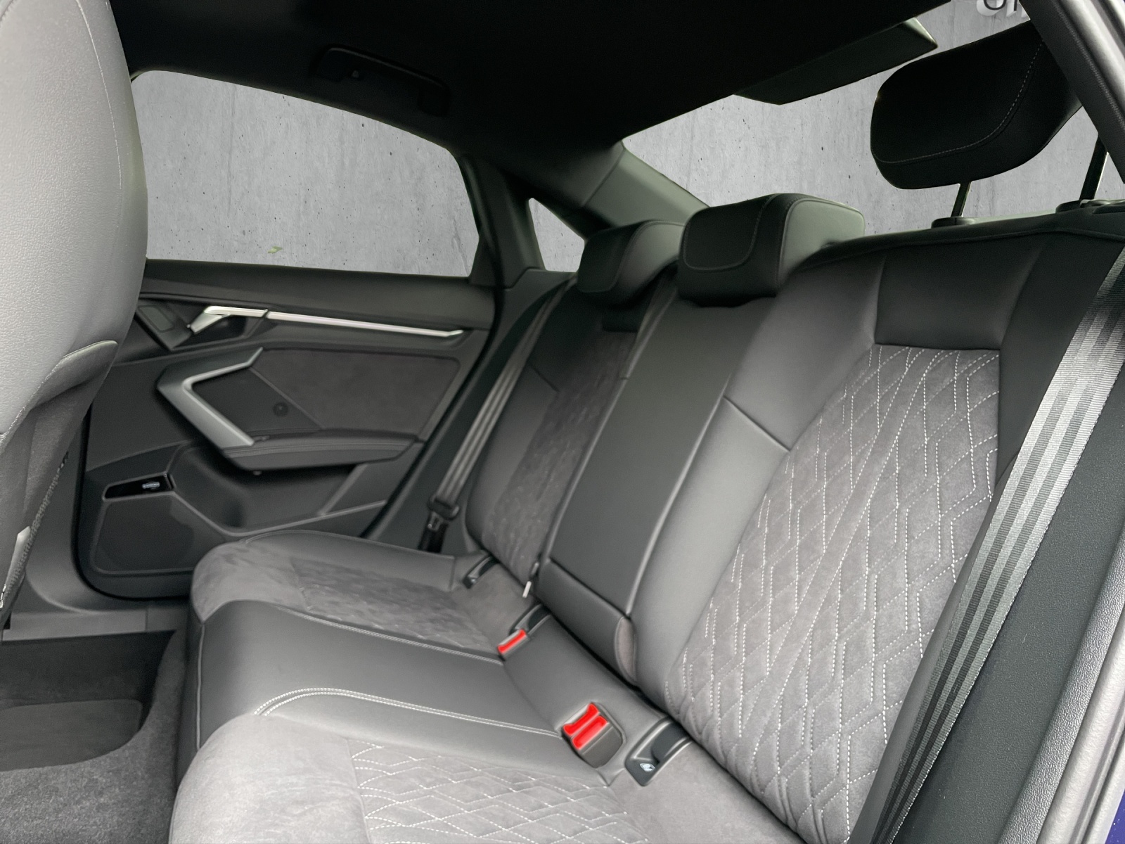AUDI A3 Limousine TFSI 150 kW quattro S line S-tronic-image-13