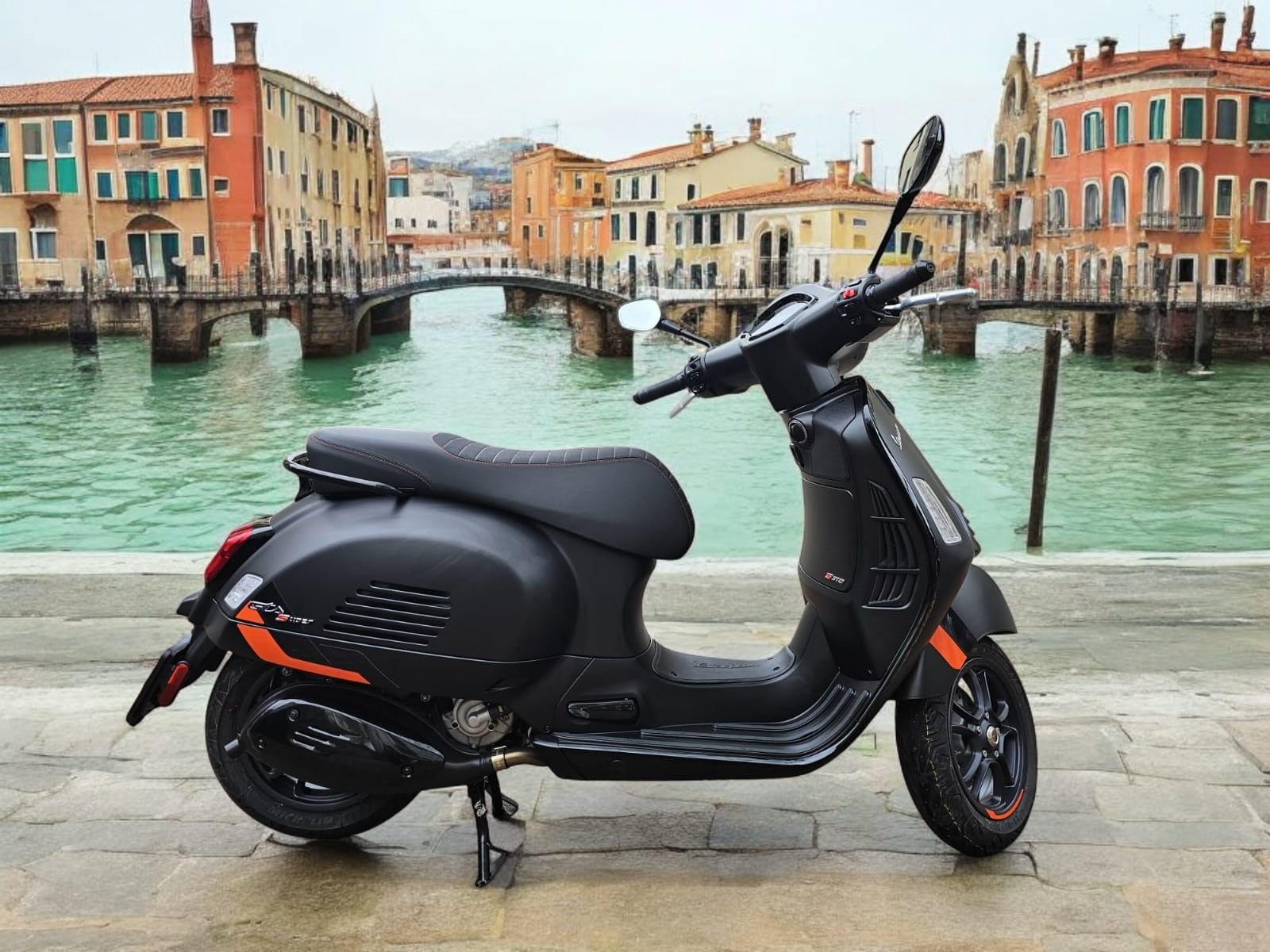 PIAGGIO Vespa GTS 125 Super Sport RST Euro 5+-showroom-element-3