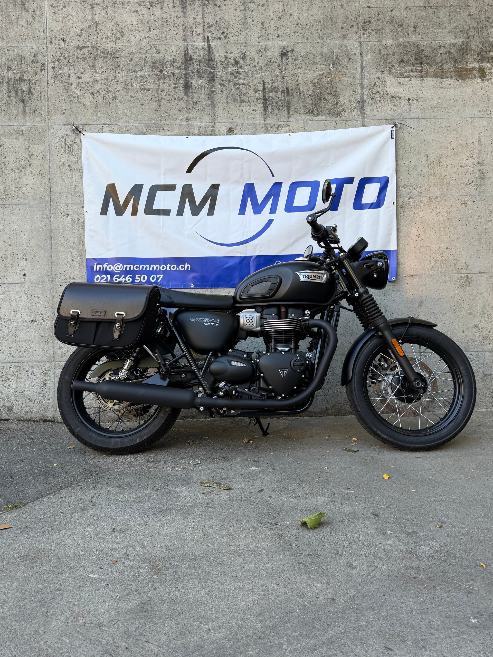 TRIUMPH Bonneville 900 T 100 Black ABS (35kW)