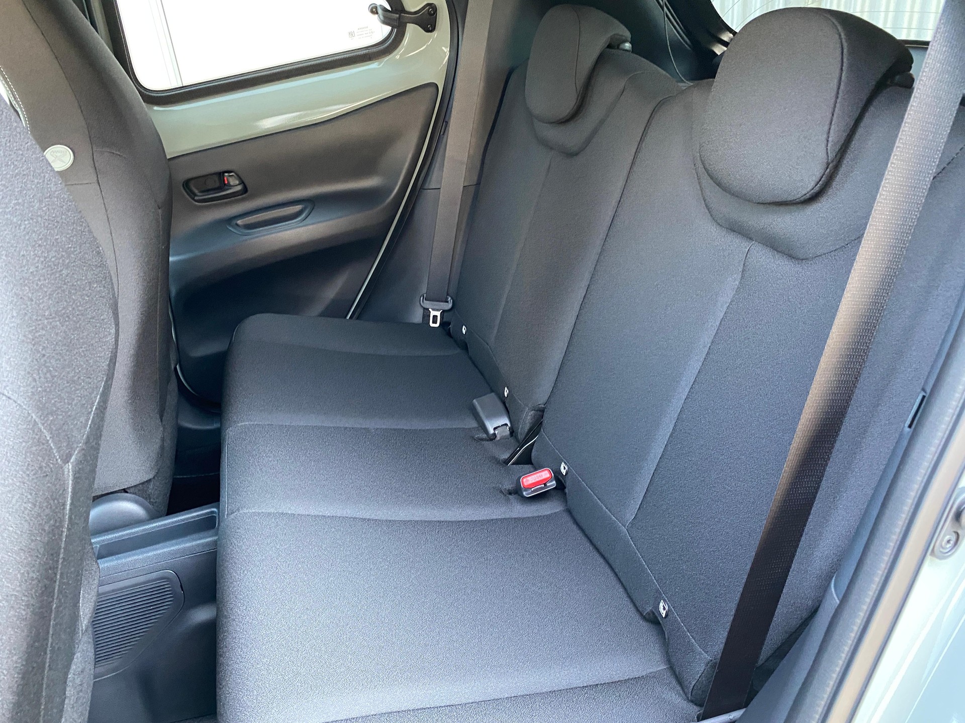 TOYOTA Aygo X 1.5 VVT-i HSD Trend-image-13