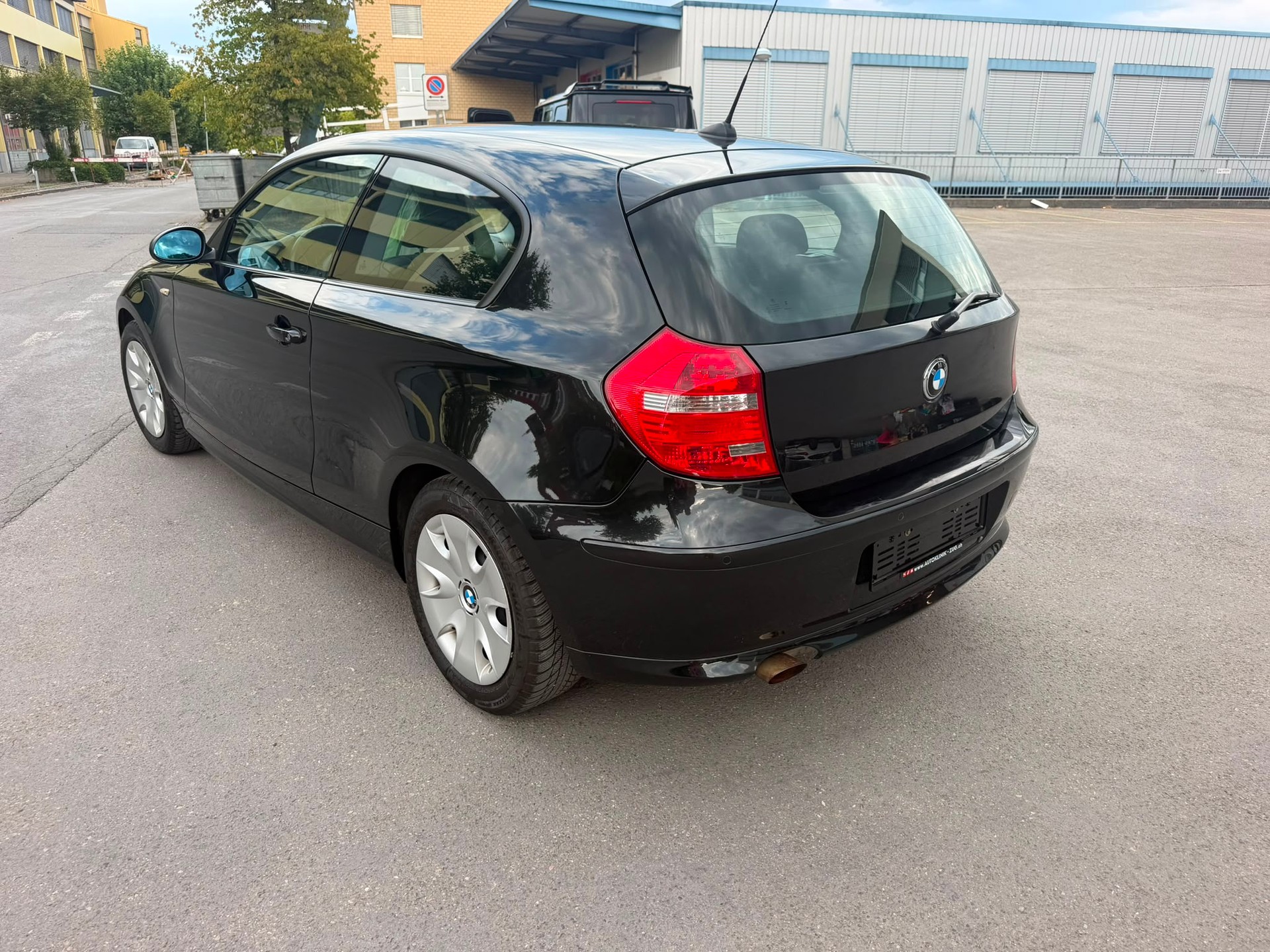 BMW 118i 3 Türer-image-8