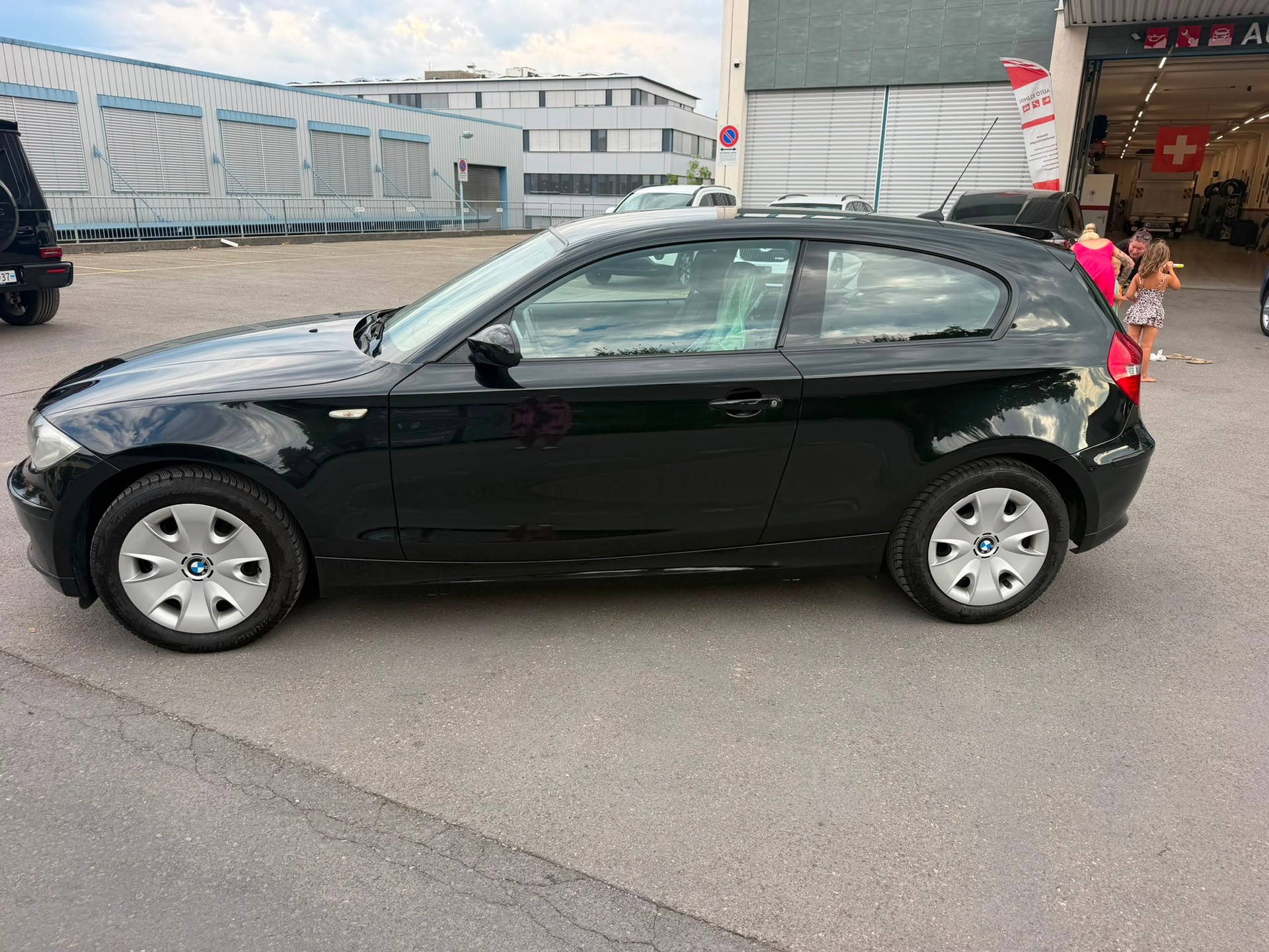 BMW 118i 3 Türer-image-5