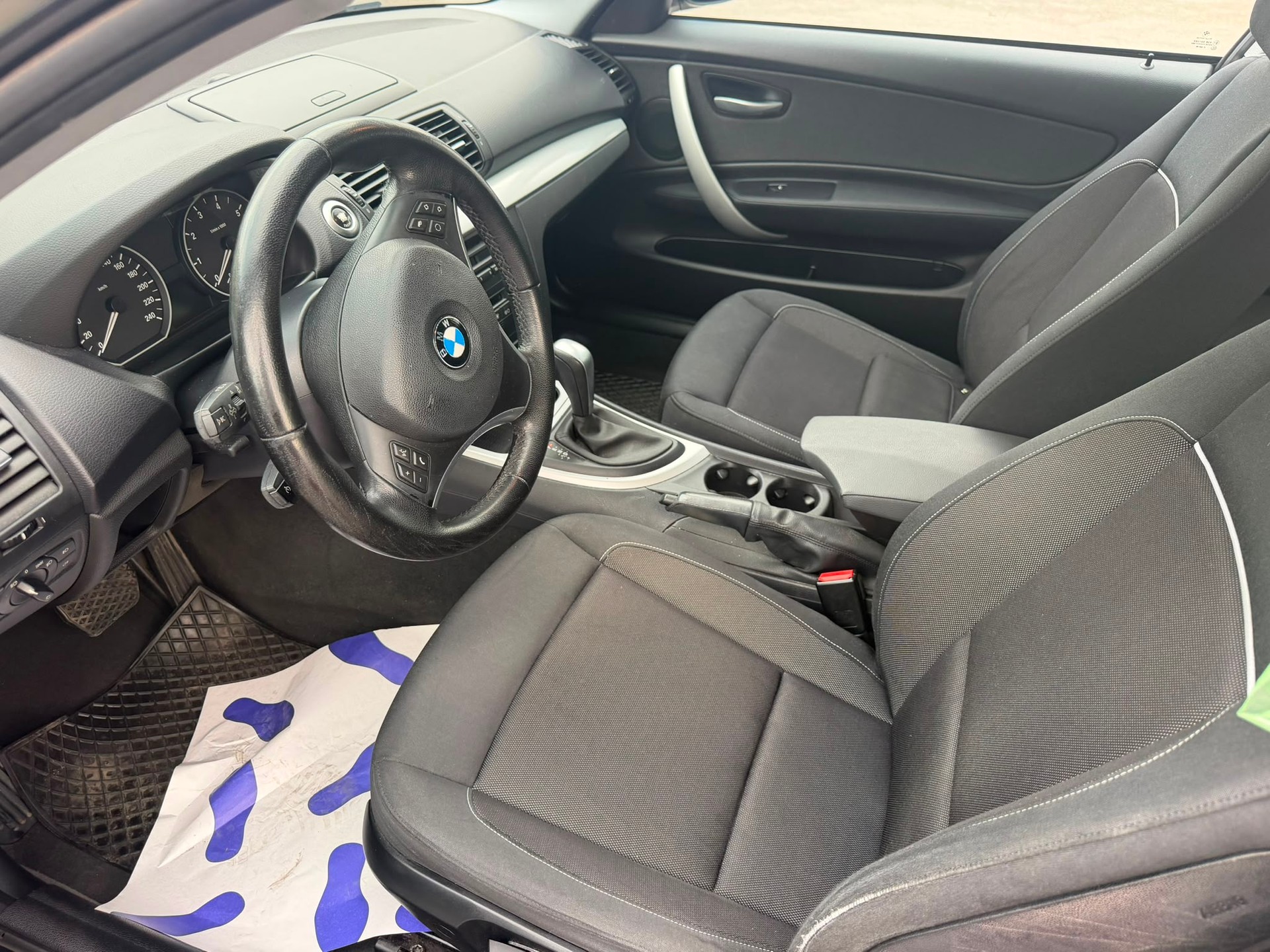 BMW 118i 3 Türer-image-11