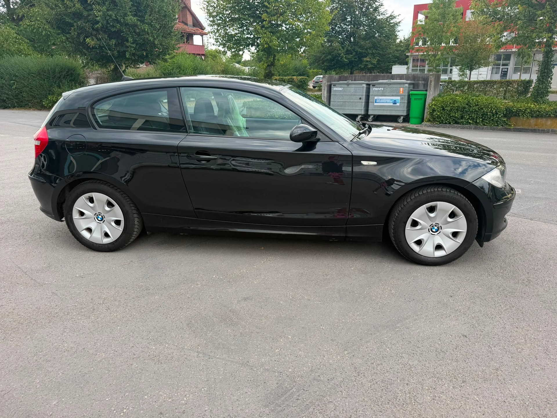 BMW 118i 3 Türer-image-4