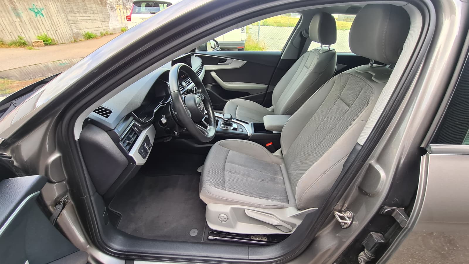 AUDI A4 Avant 40 TDI Attraction quattro S-tronic ** Gr-Navi ** RF-Kamera ** Panorama-Glasdach ** Sitzheizung ** Frisch Ab MFK **-image-18