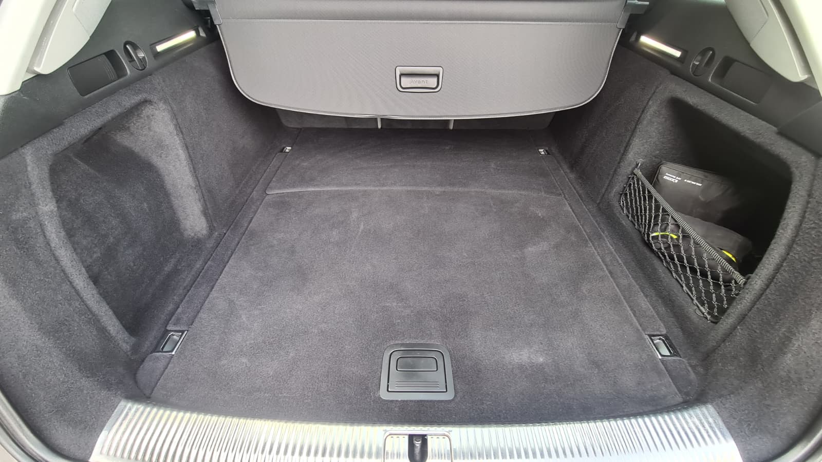 AUDI A4 Avant 40 TDI Attraction quattro S-tronic ** Gr-Navi ** RF-Kamera ** Panorama-Glasdach ** Sitzheizung ** Frisch Ab MFK **-image-9