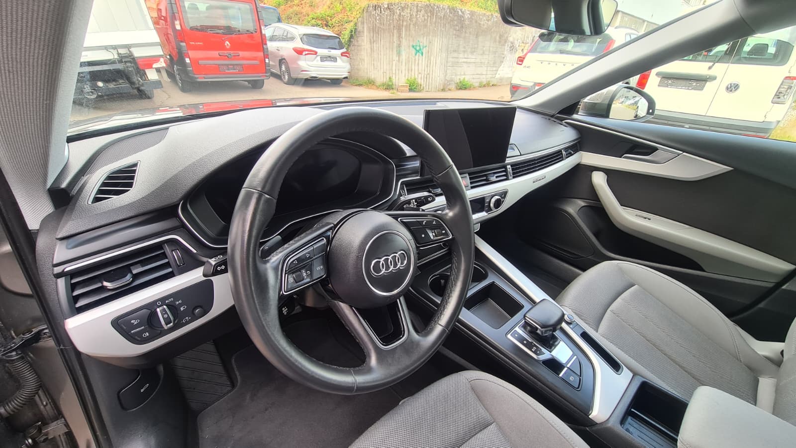 AUDI A4 Avant 40 TDI Attraction quattro S-tronic ** Gr-Navi ** RF-Kamera ** Panorama-Glasdach ** Sitzheizung ** Frisch Ab MFK **-image-16