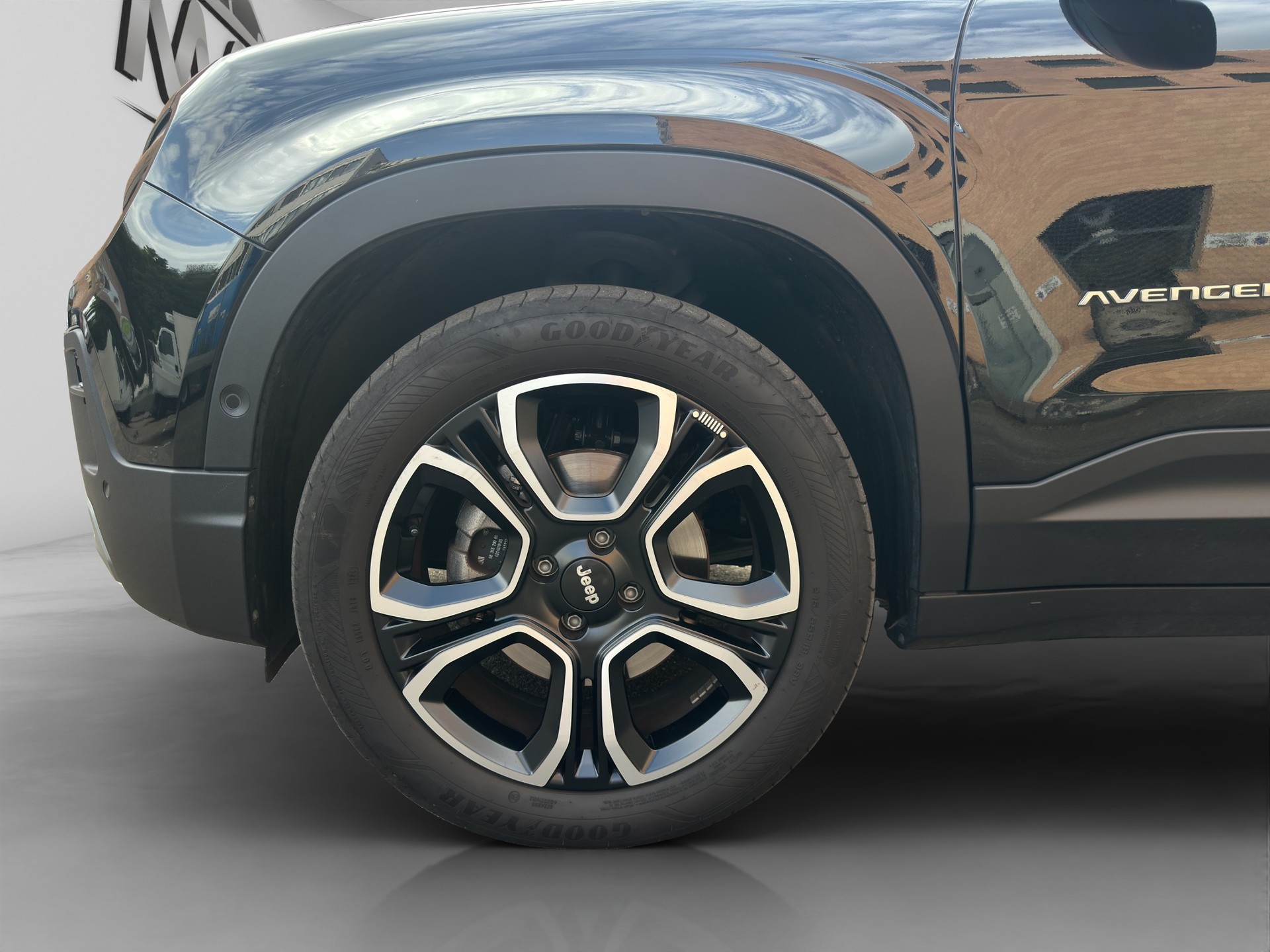 JEEP Avenger 1.2 Turbo MHEV Swiss Altitude Sky-image-10