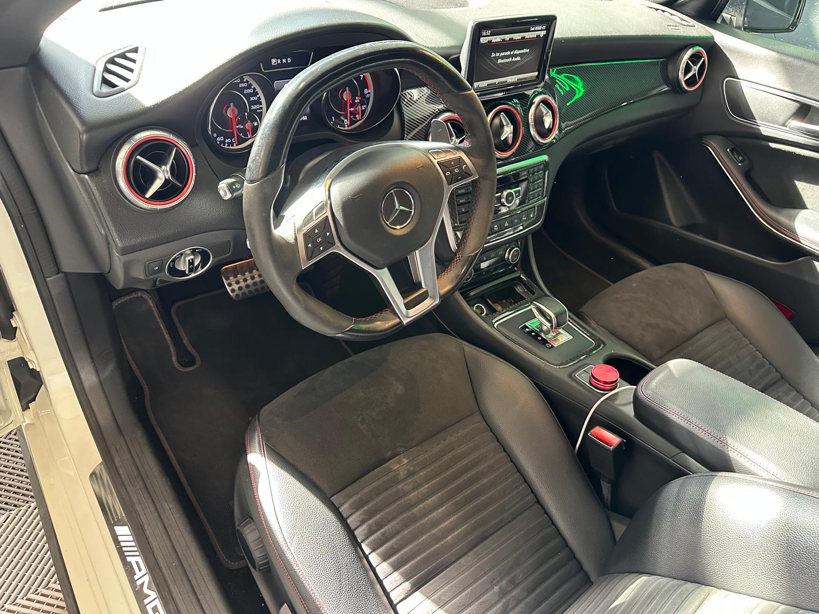 MERCEDES-BENZ CLA 45 AMG 4Matic Speedshift-image-1
