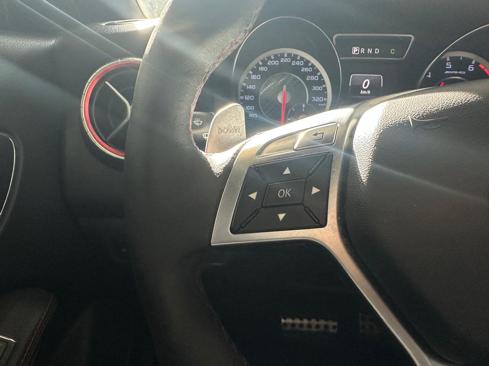 MERCEDES-BENZ CLA 45 AMG 4Matic Speedshift-image-18