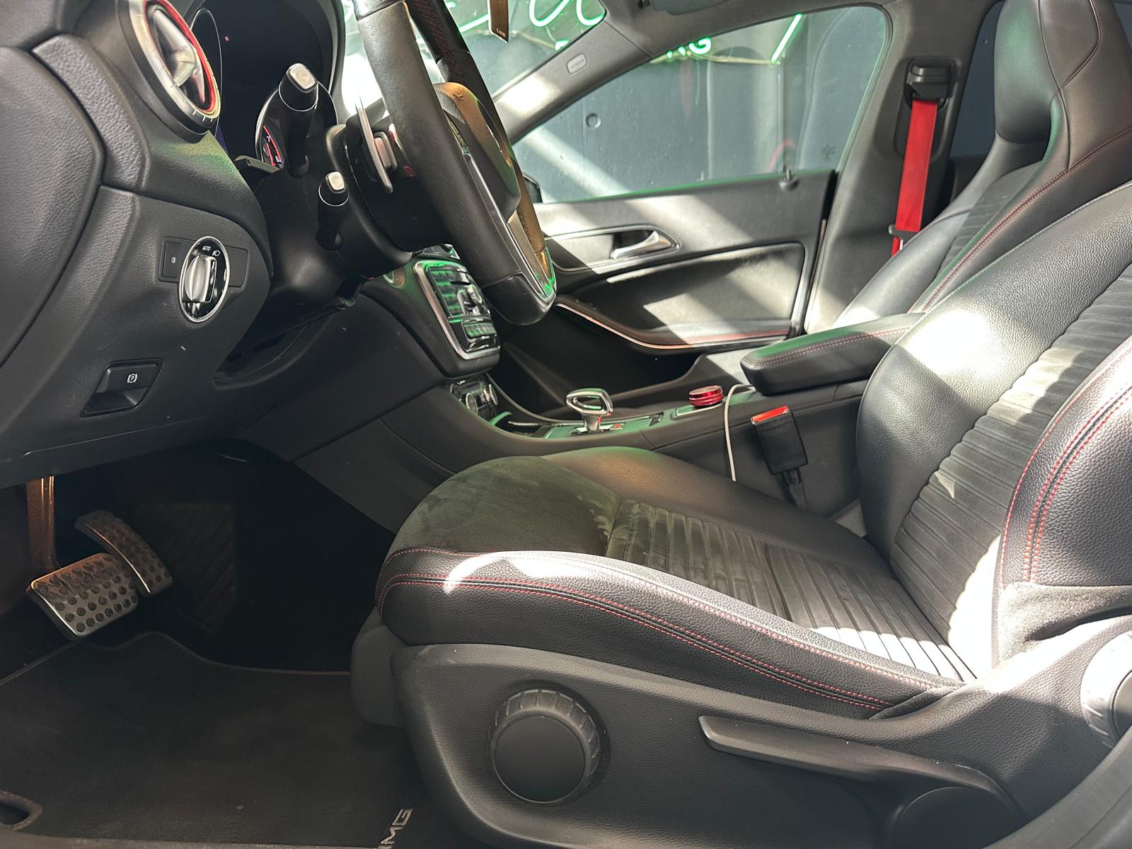 MERCEDES-BENZ CLA 45 AMG 4Matic Speedshift-image-9