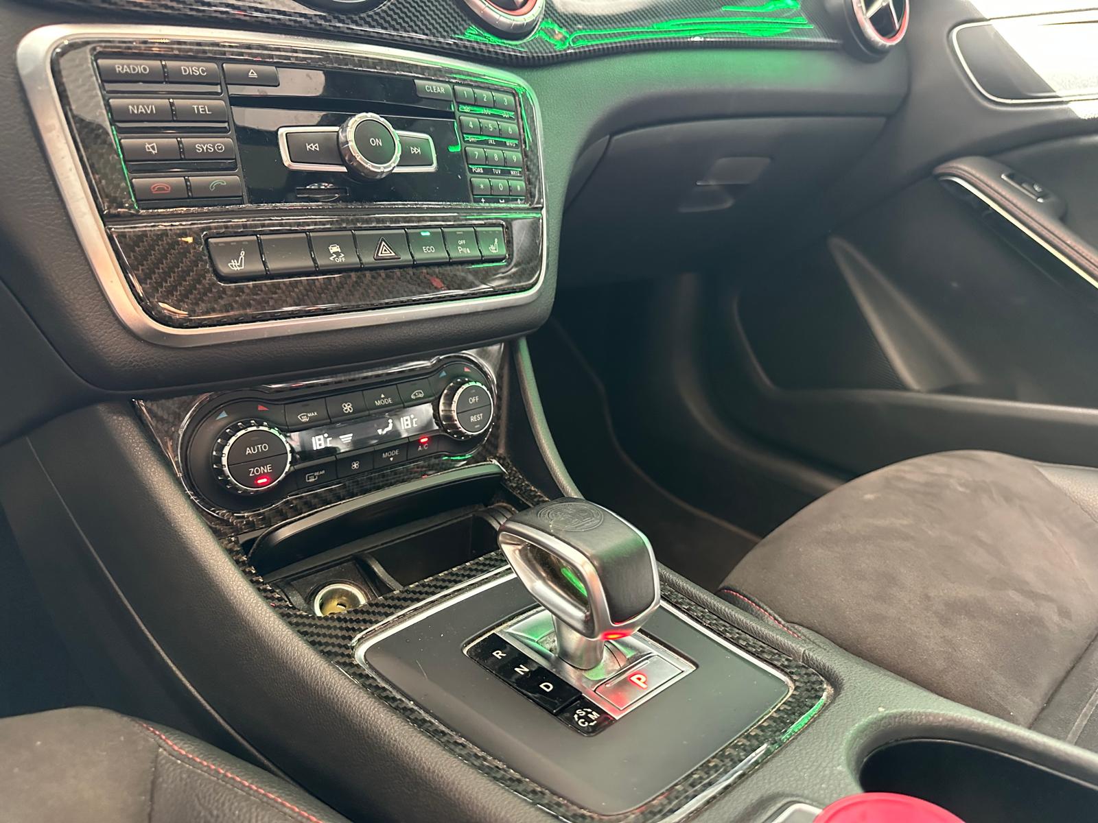 MERCEDES-BENZ CLA 45 AMG 4Matic Speedshift-image-23