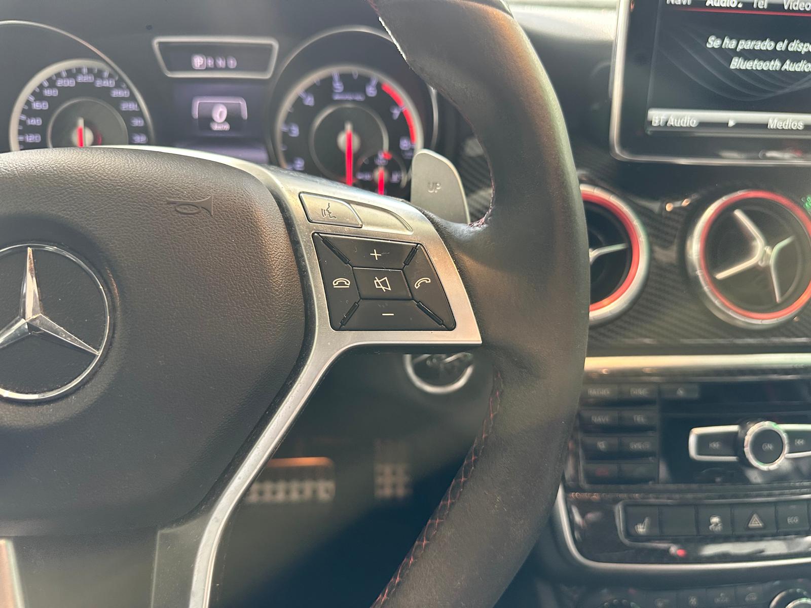 MERCEDES-BENZ CLA 45 AMG 4Matic Speedshift-image-19