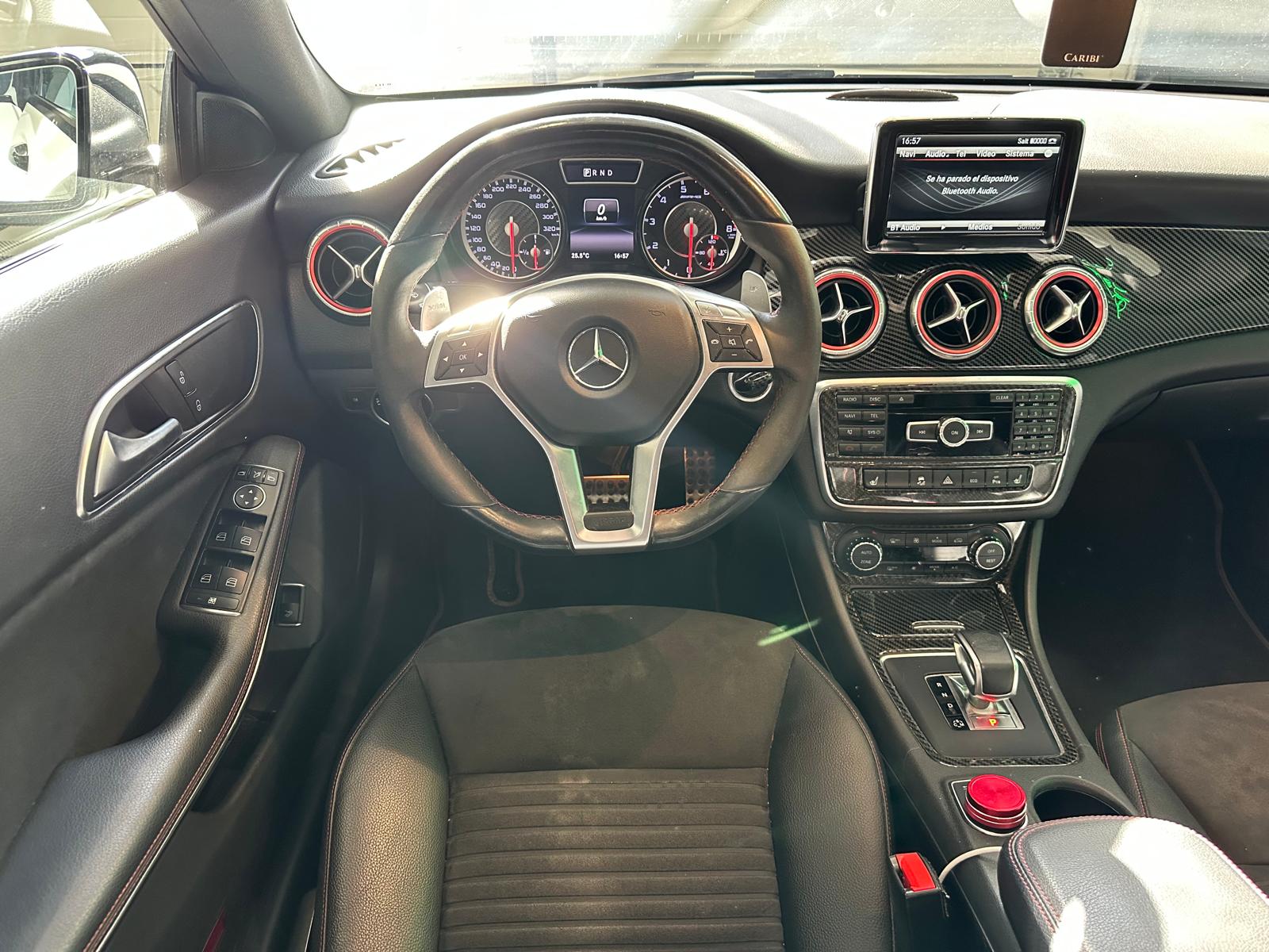 MERCEDES-BENZ CLA 45 AMG 4Matic Speedshift-image-16
