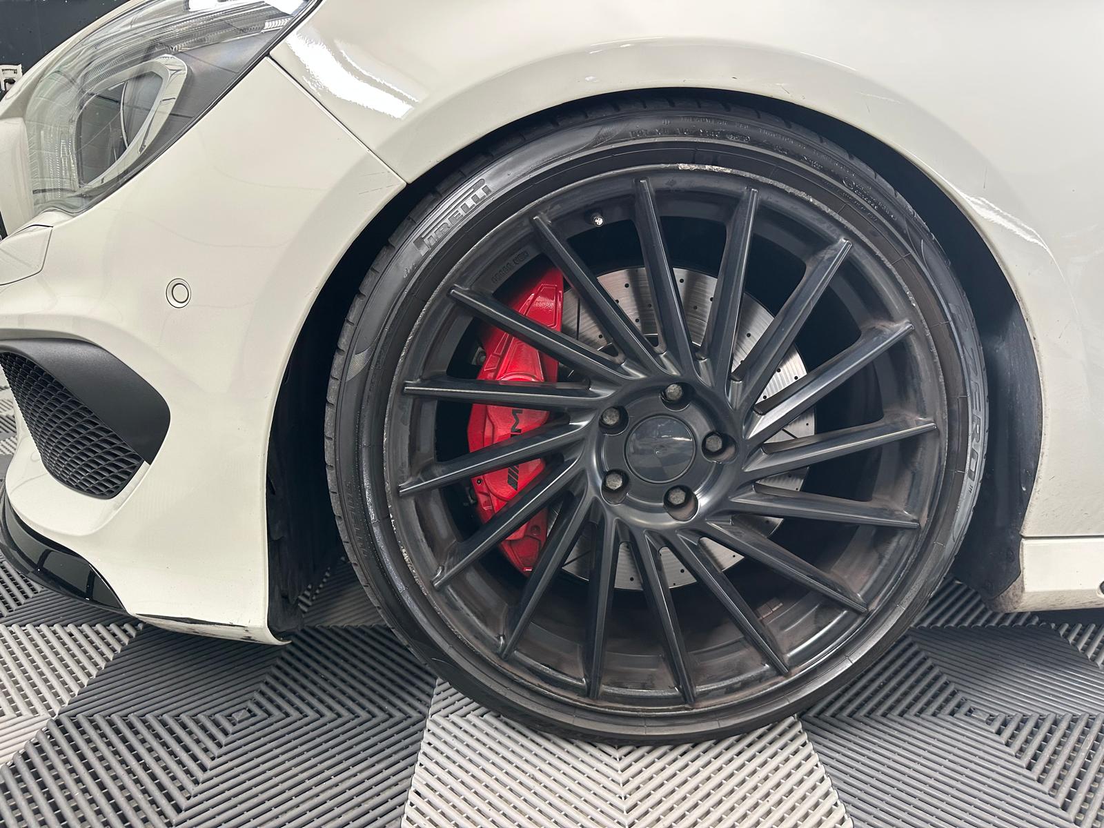 MERCEDES-BENZ CLA 45 AMG 4Matic Speedshift-image-31