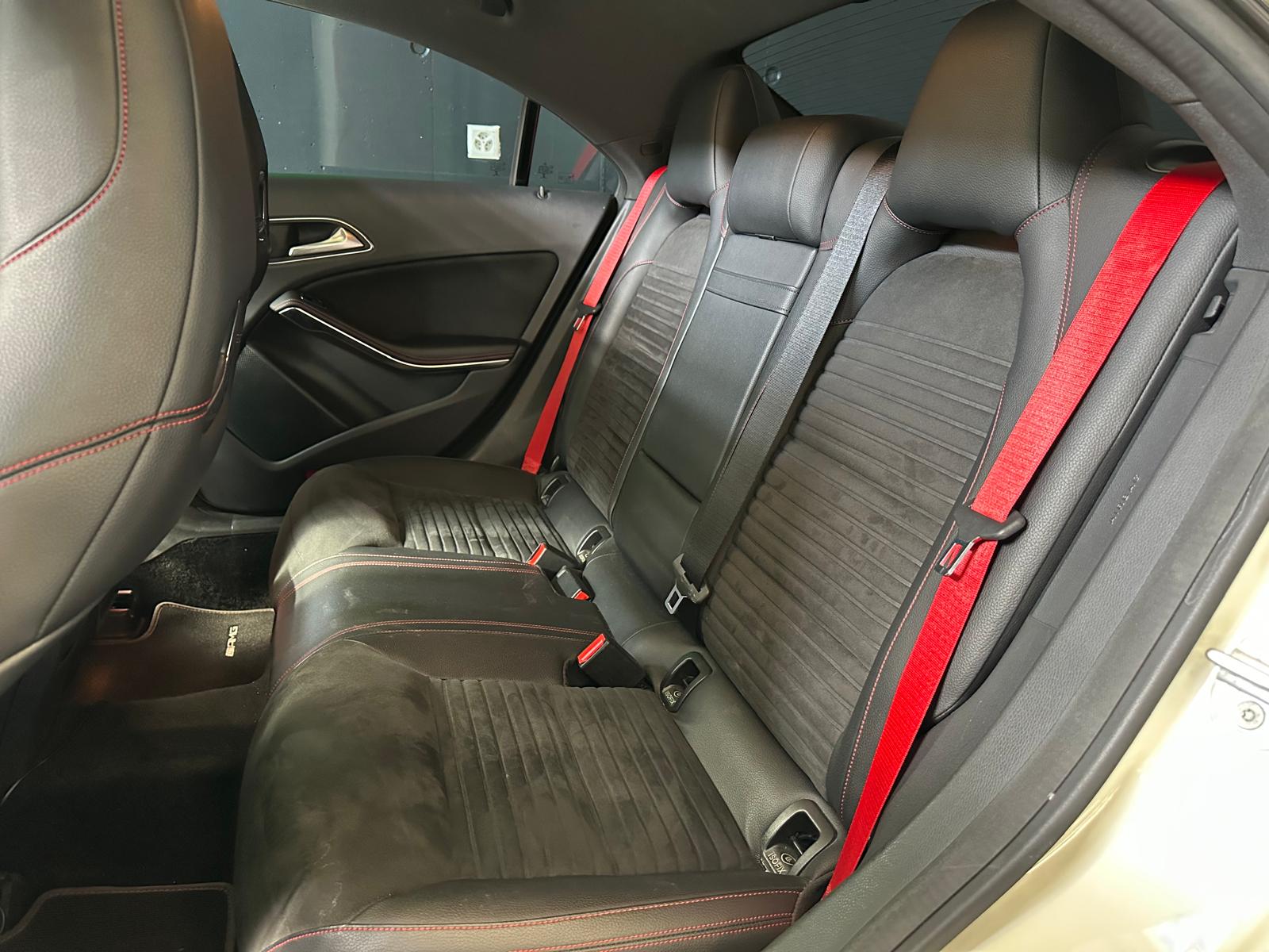 MERCEDES-BENZ CLA 45 AMG 4Matic Speedshift-image-11