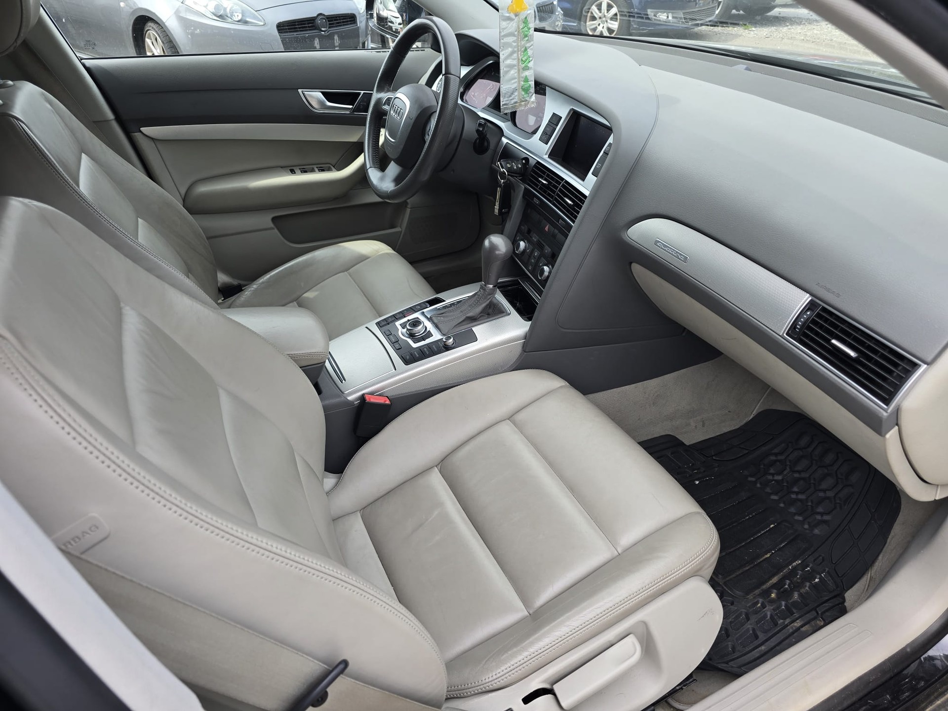 AUDI A6 Avant 3.0 V6 TDI quattro tiptronic-image-9