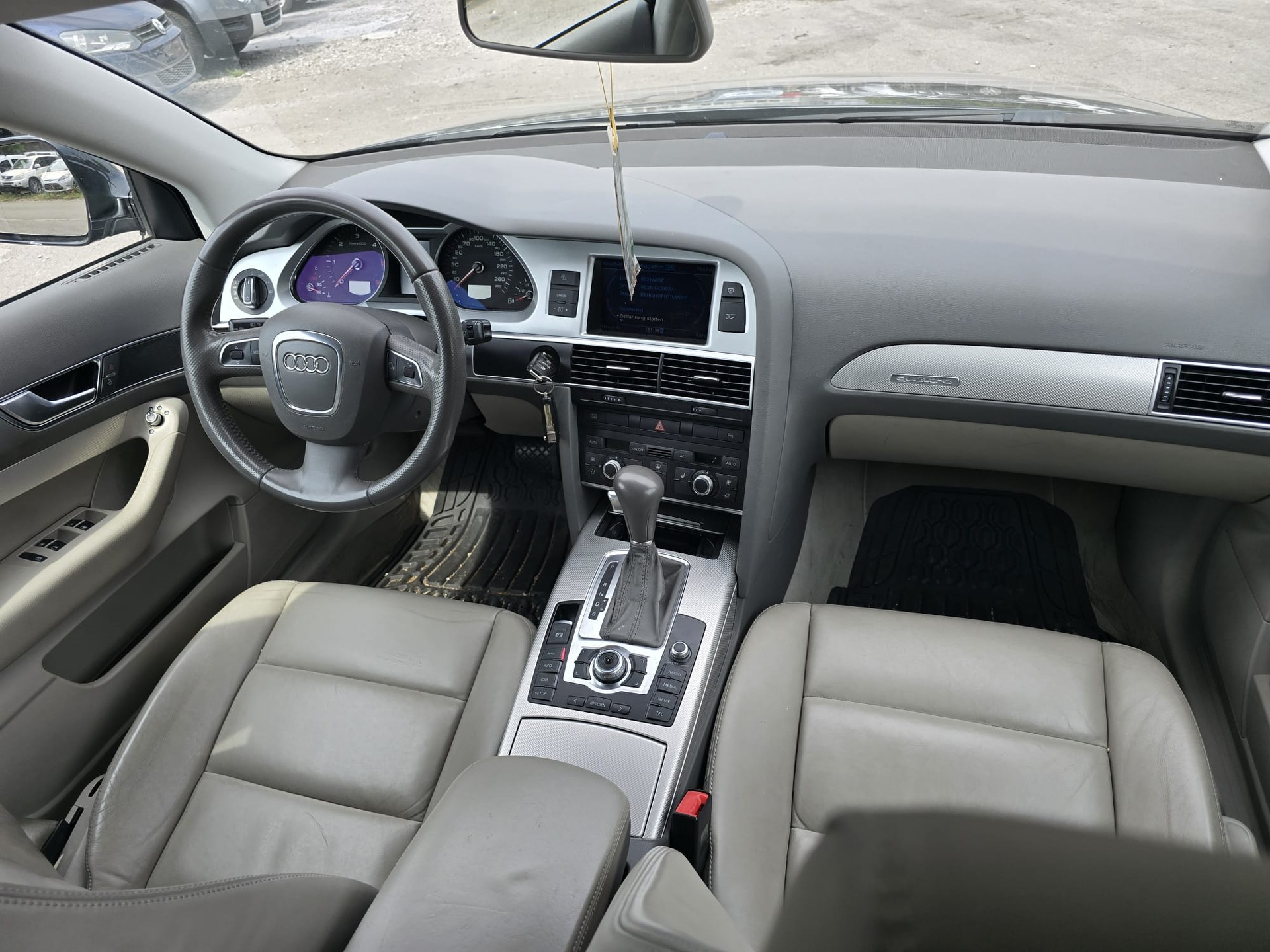 AUDI A6 Avant 3.0 V6 TDI quattro tiptronic-image-11