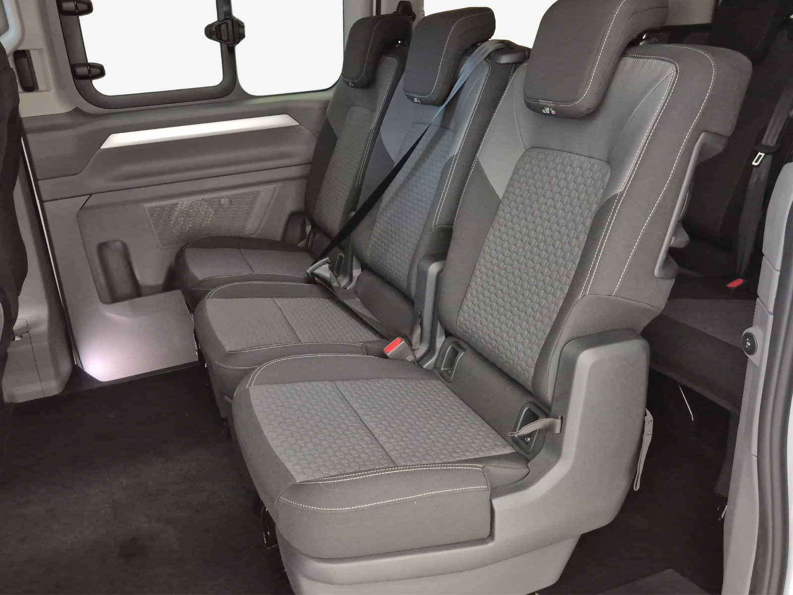 VW Caravelle 2.5TSI eHYBRID Edition 16,5kWh 8Aut.-image-11