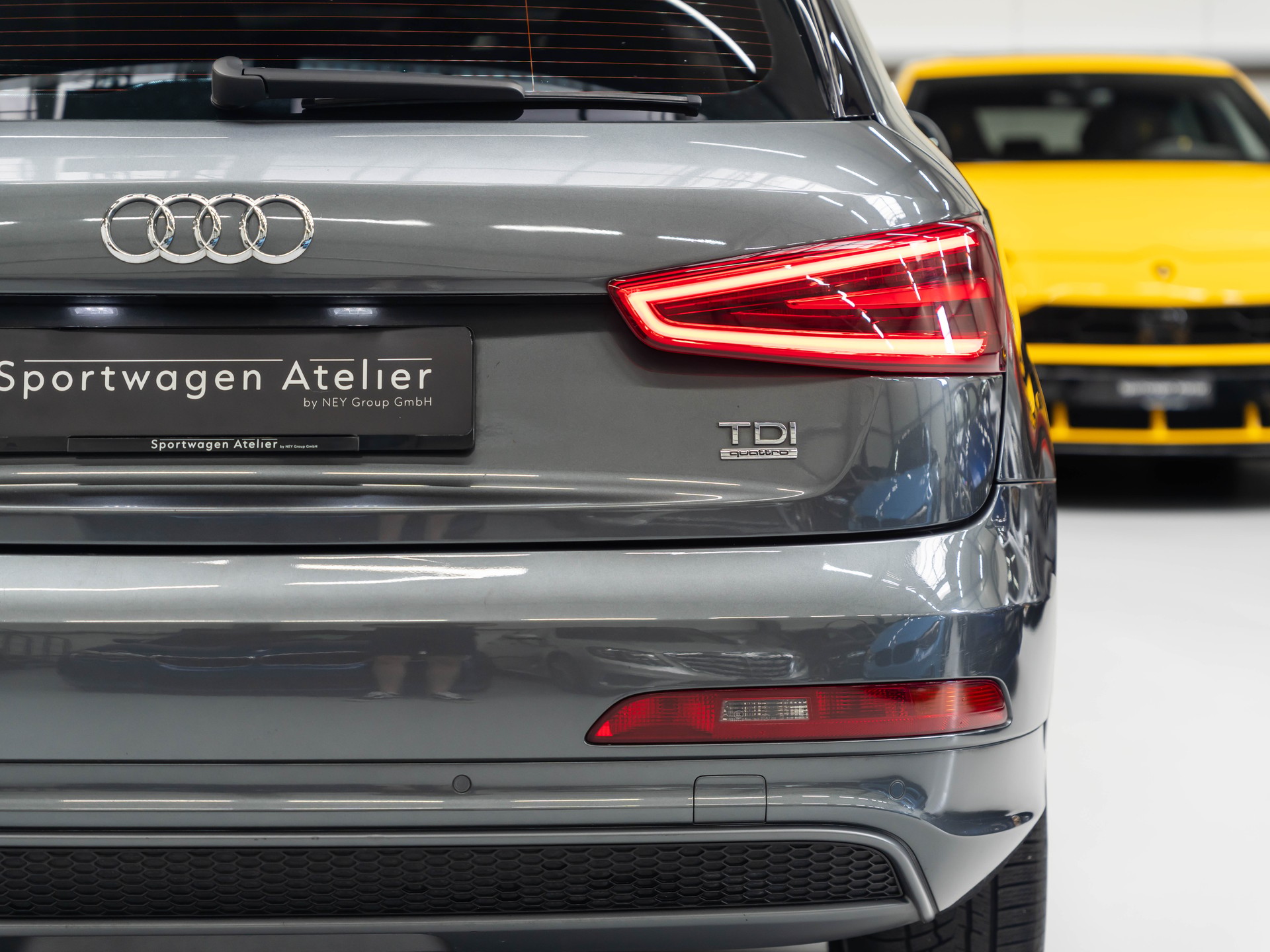 AUDI Q3 2.0 TDI quattro S-tronic-image-15