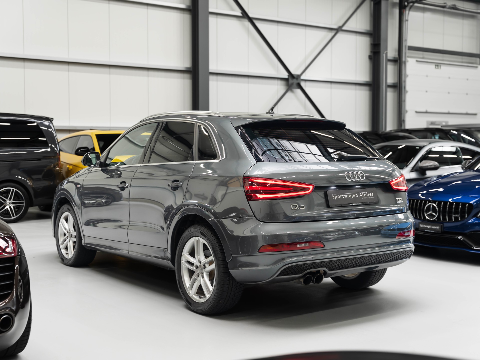 AUDI Q3 2.0 TDI quattro S-tronic-image-1