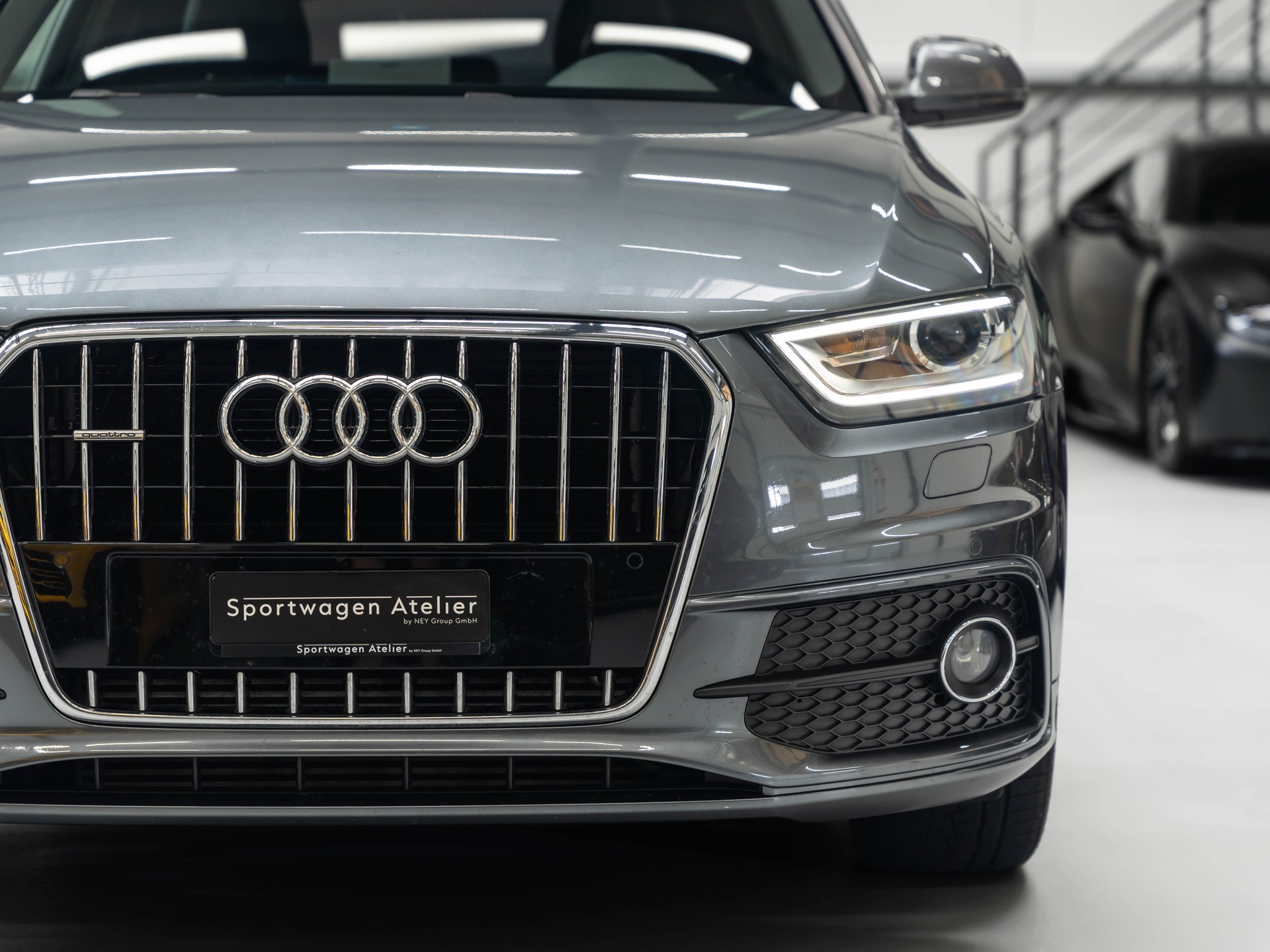 AUDI Q3 2.0 TDI quattro S-tronic-image-13