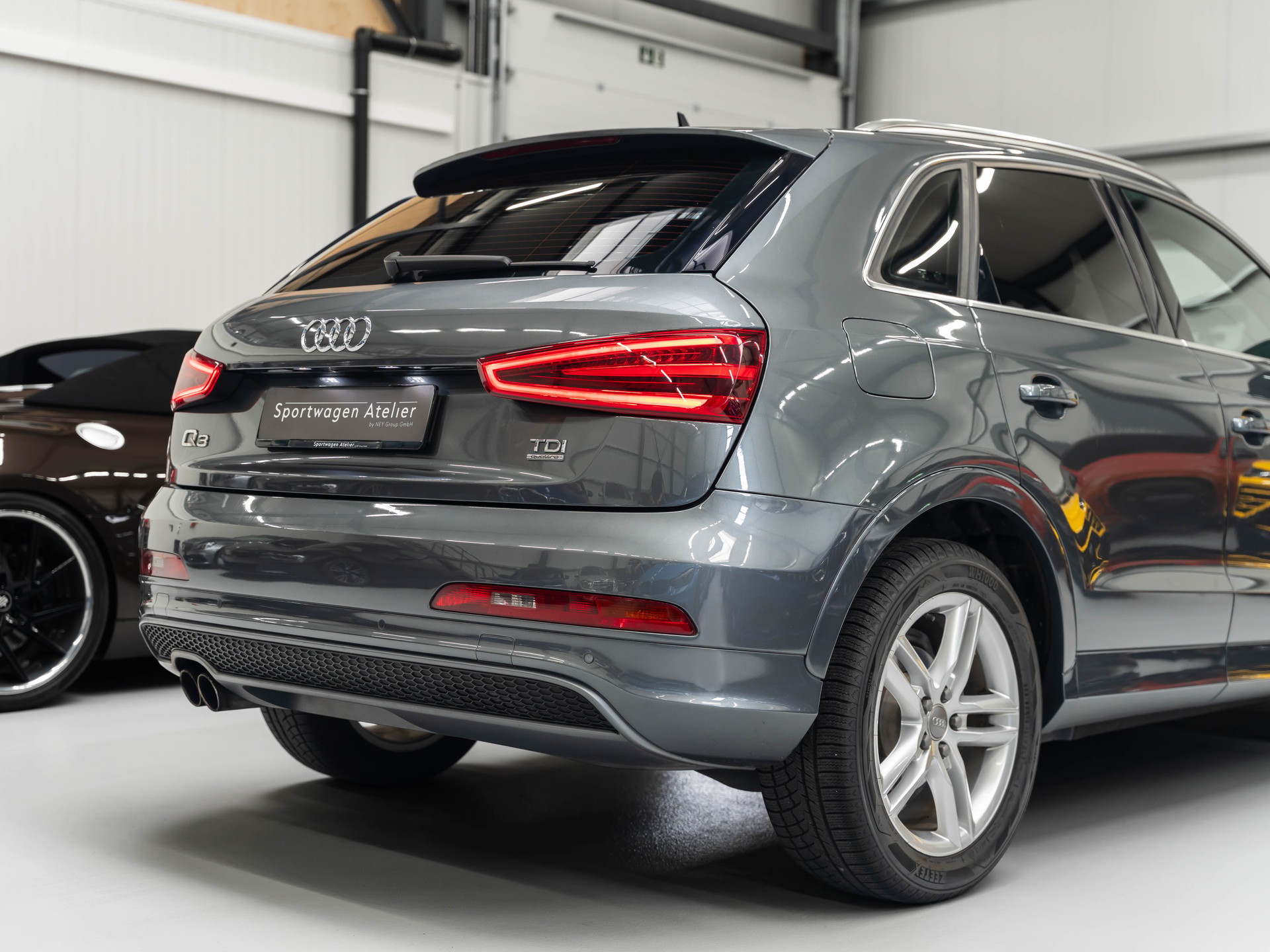 AUDI Q3 2.0 TDI quattro S-tronic-image-16