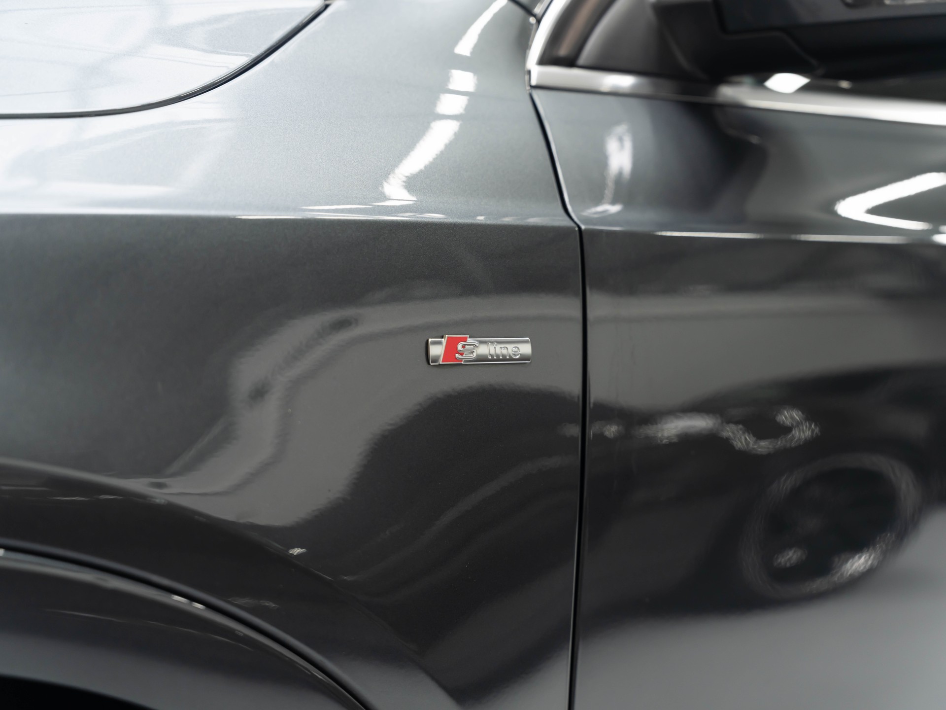 AUDI Q3 2.0 TDI quattro S-tronic-image-14