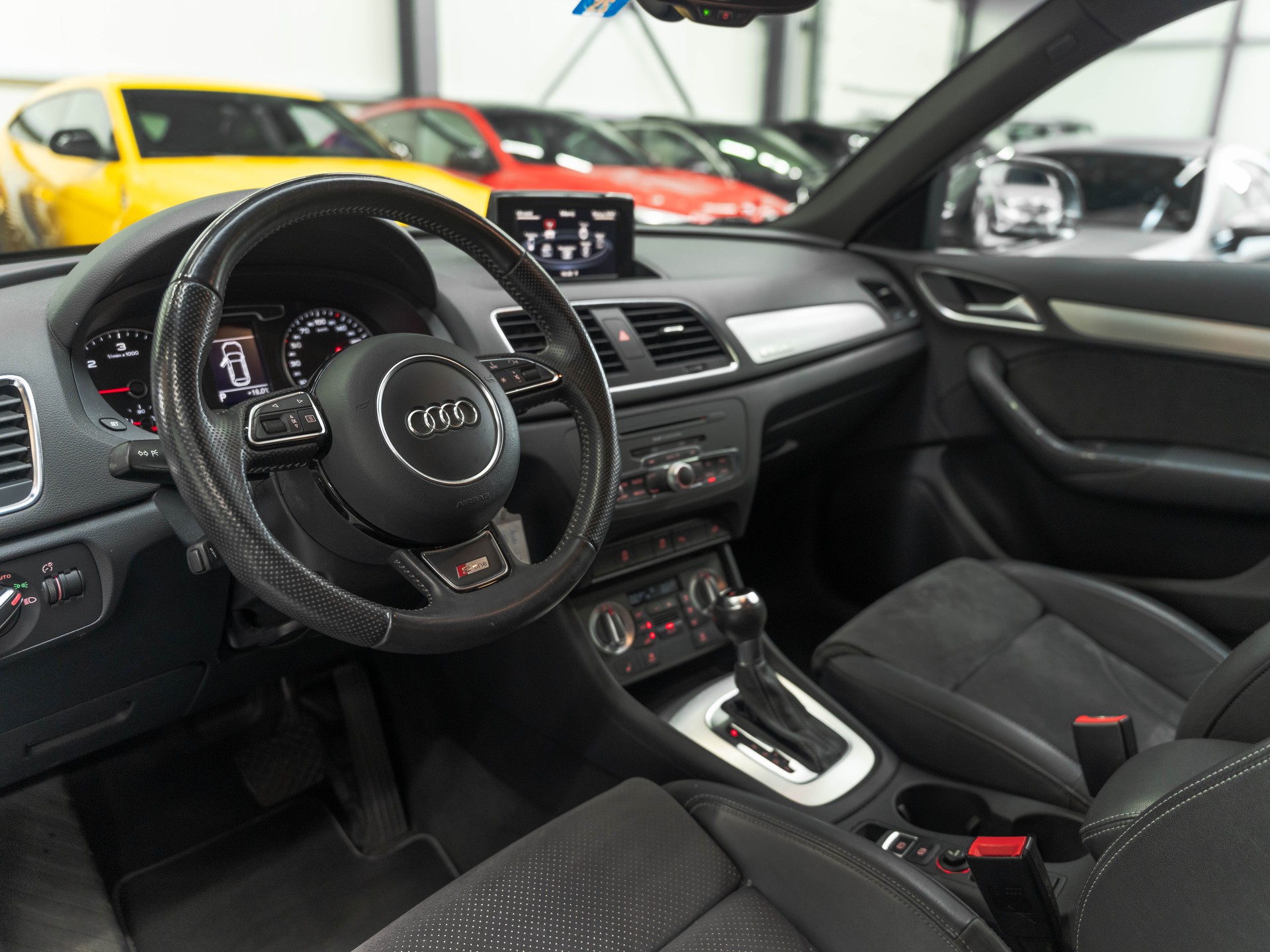 AUDI Q3 2.0 TDI quattro S-tronic-image-7