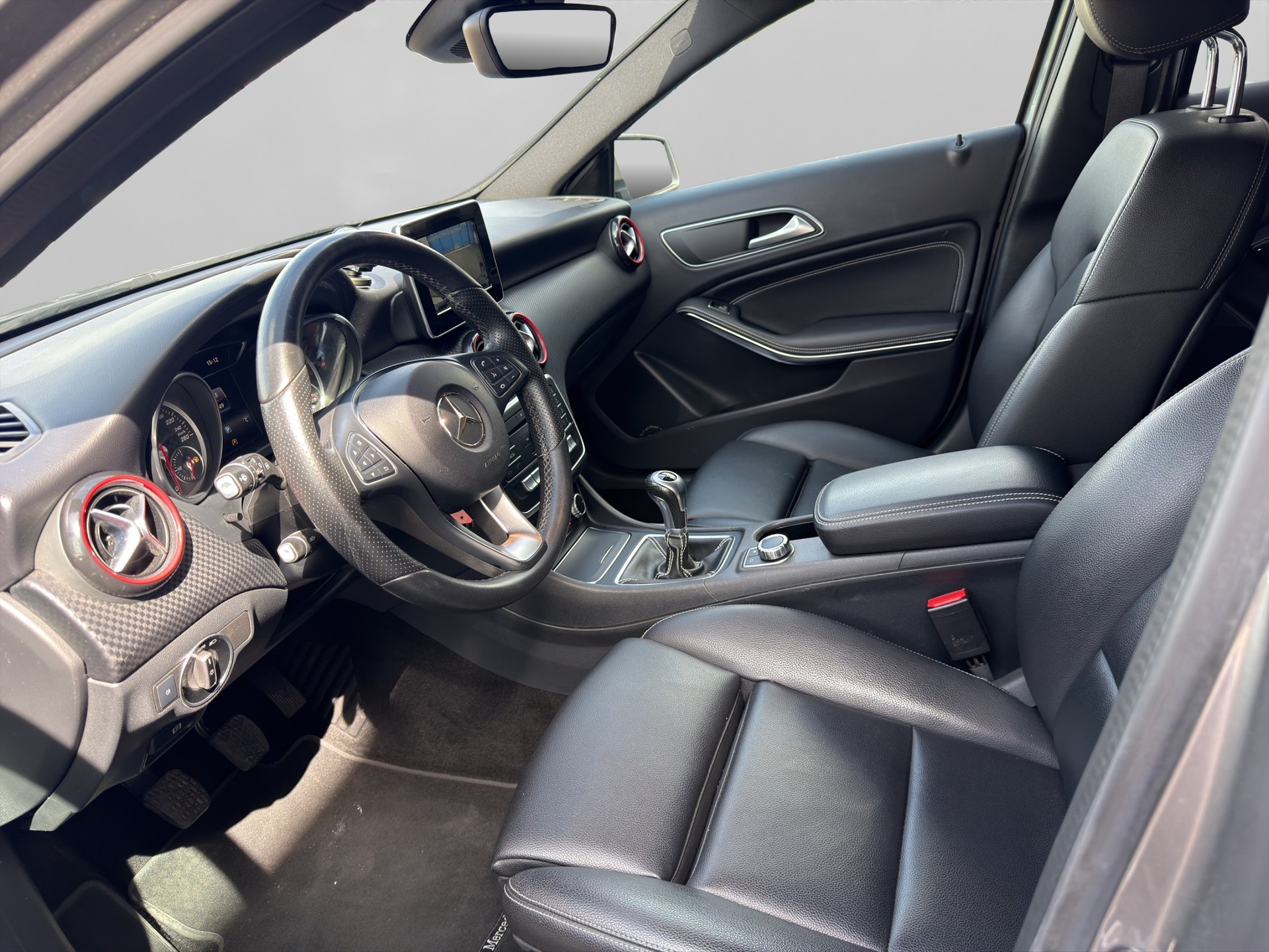 MERCEDES-BENZ A 180 Urban-image-8