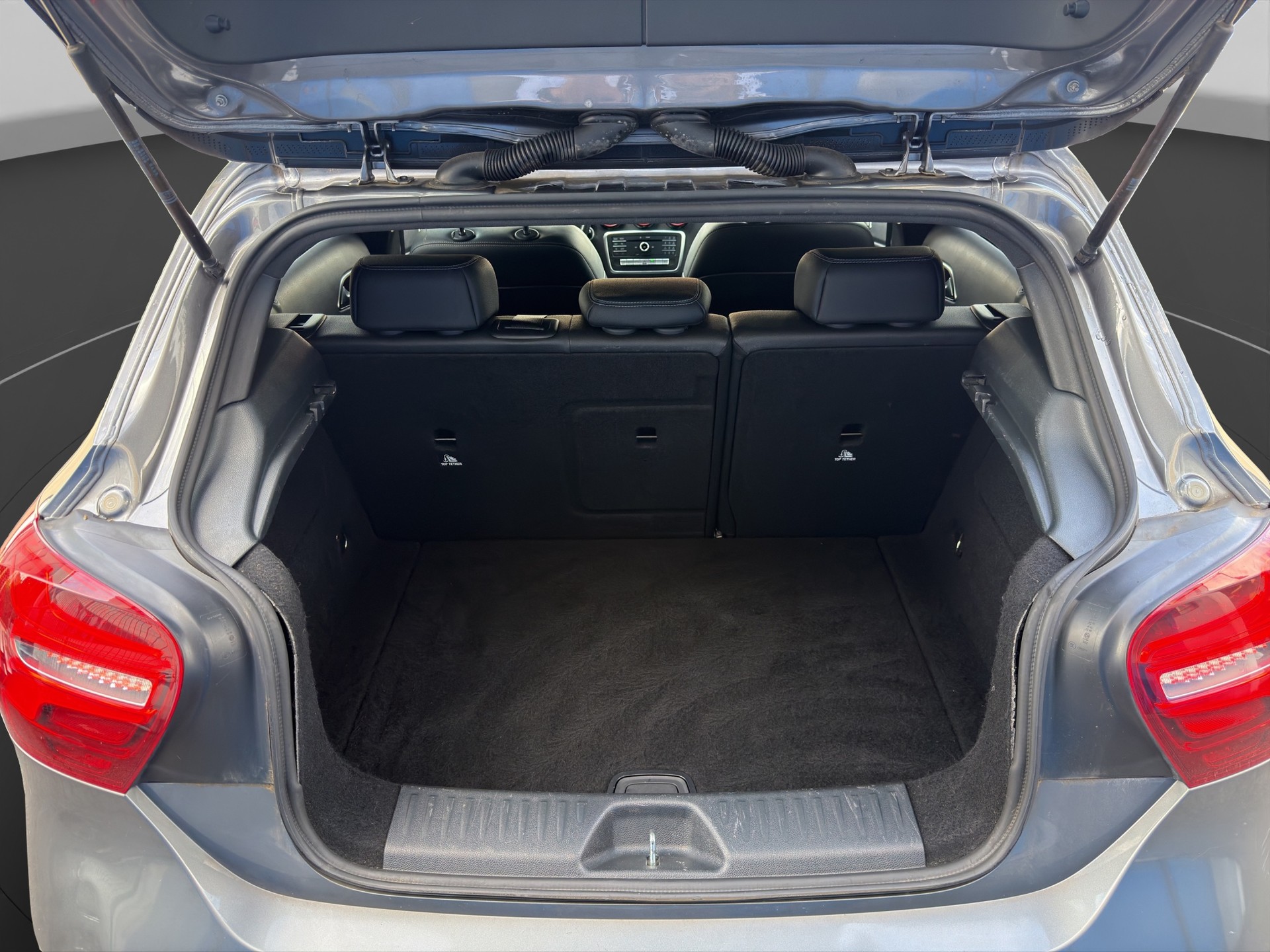 MERCEDES-BENZ A 180 Urban-image-13