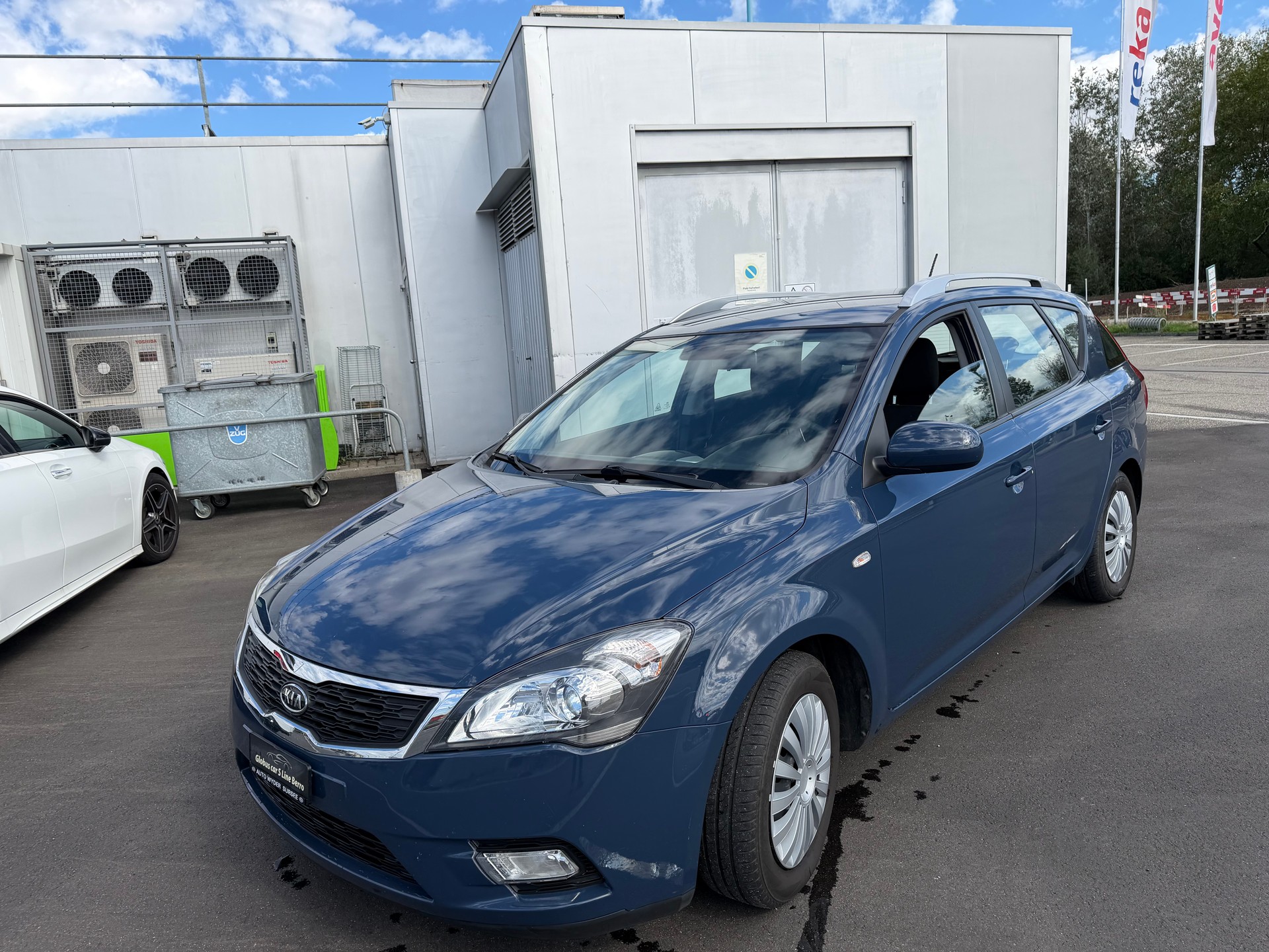 KIA Cee'd Sporty Wagon 1.4 16V Basic-image-5