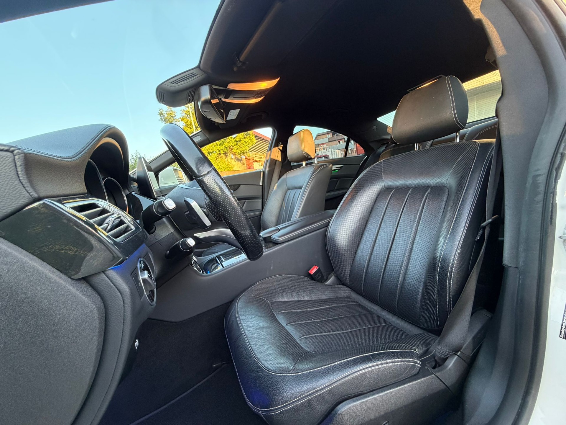 MERCEDES-BENZ CLS 250 BlueTEC 4Matic 7G-Tronic White&Black Edition-image-6