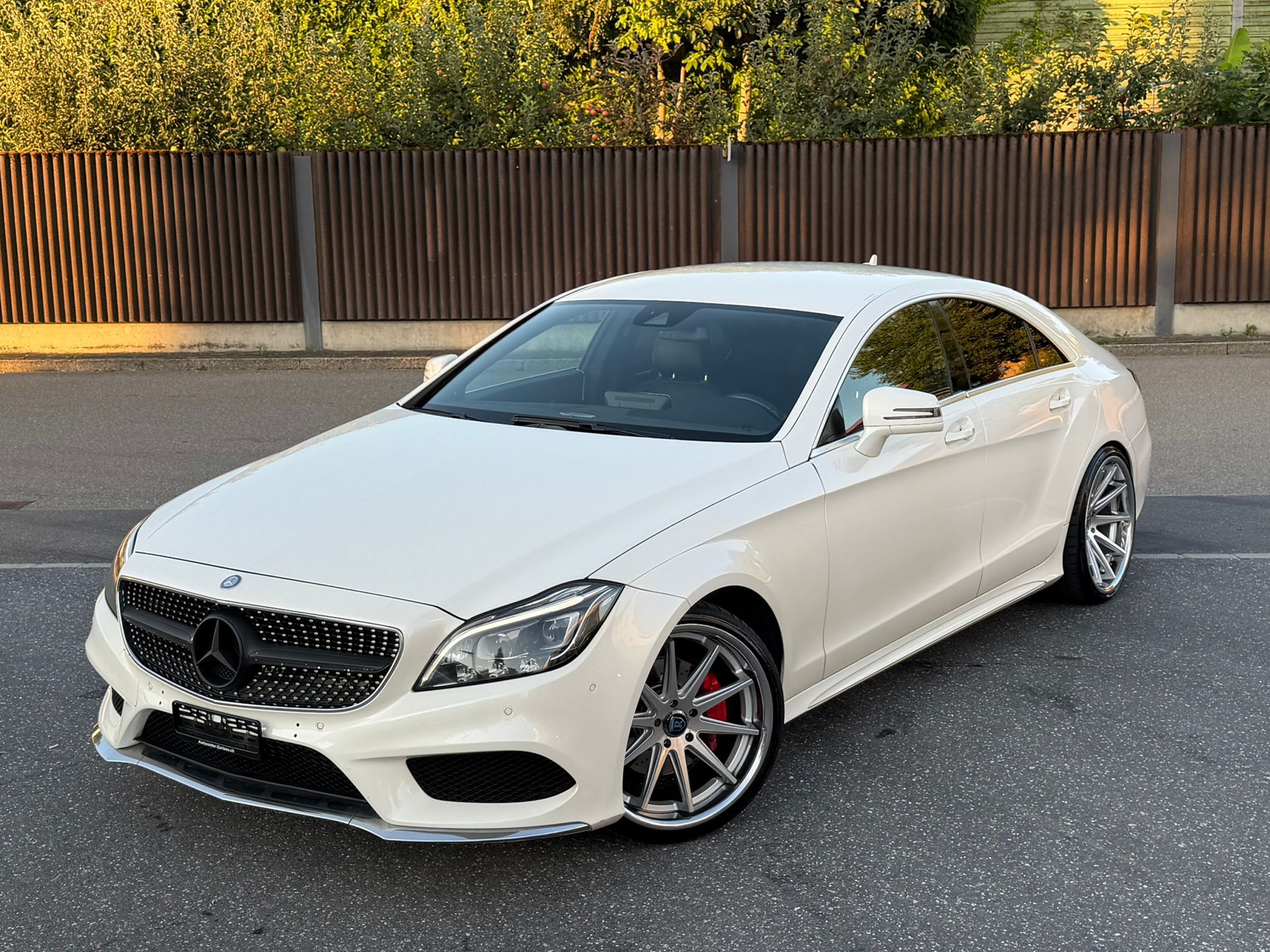 MERCEDES-BENZ CLS 250 BlueTEC 4Matic 7G-Tronic White&Black Edition-image-1