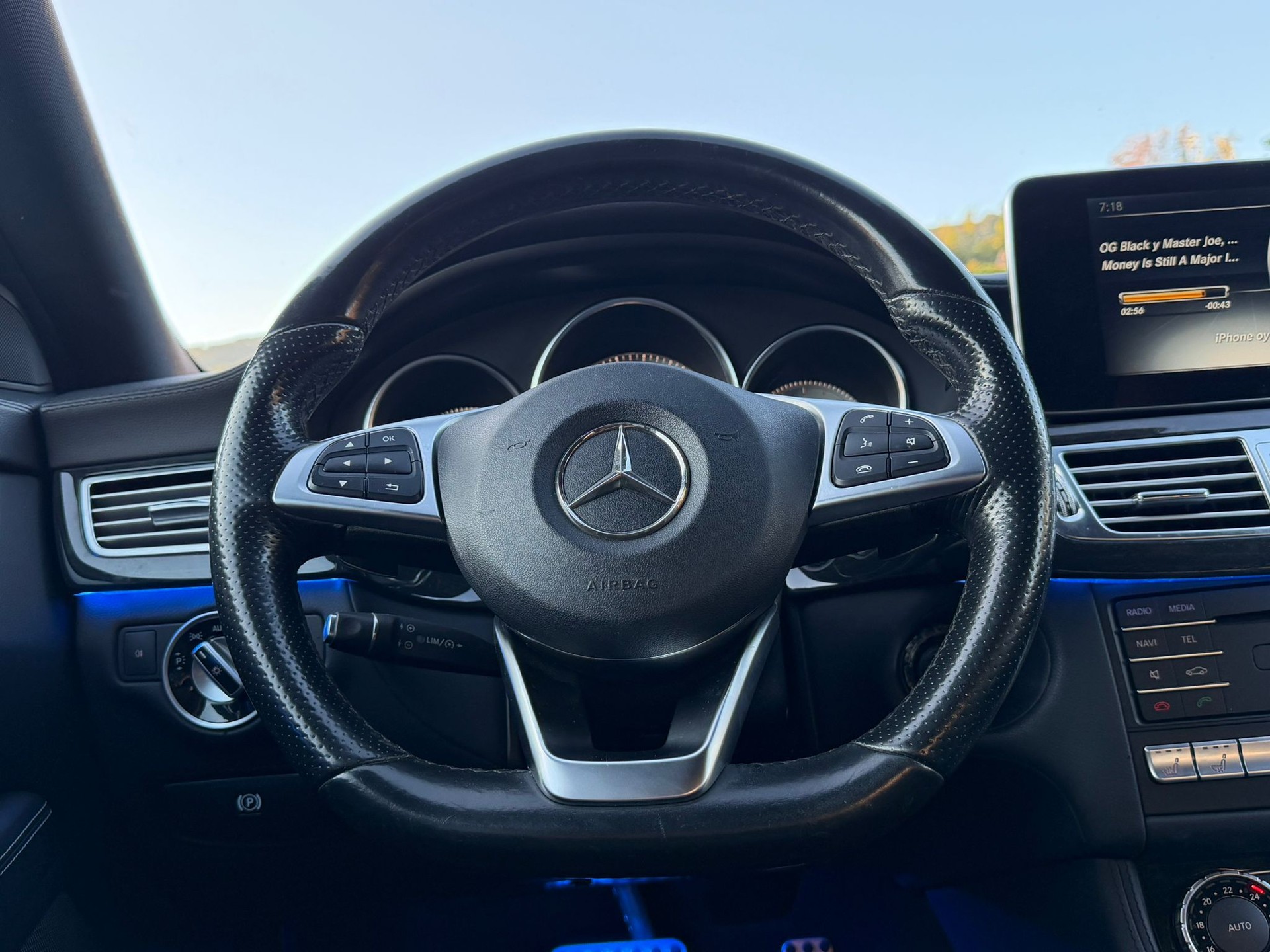 MERCEDES-BENZ CLS 250 BlueTEC 4Matic 7G-Tronic White&Black Edition-image-9
